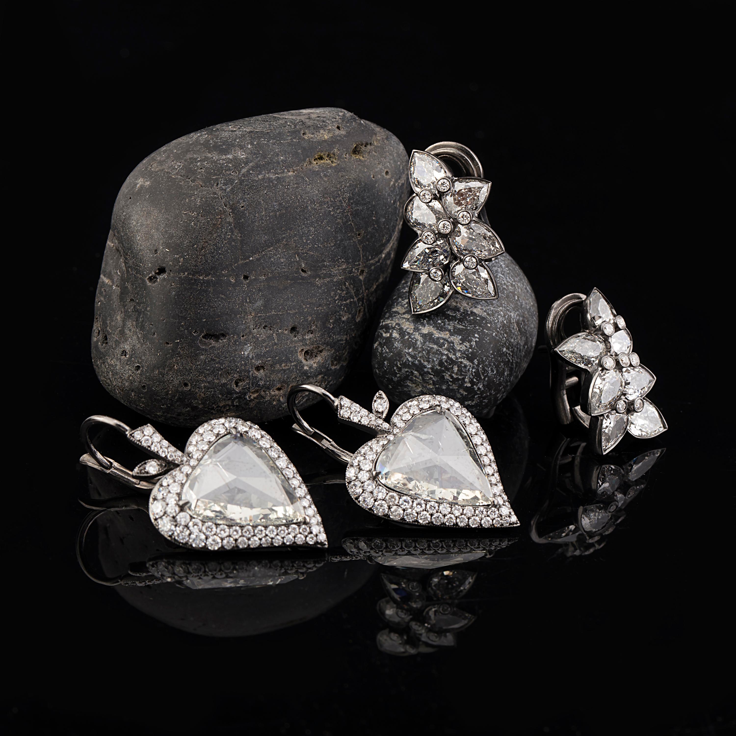 Modern Oldcut Pears Cluster Earring in 18 Karat Blackened Gold For Sale