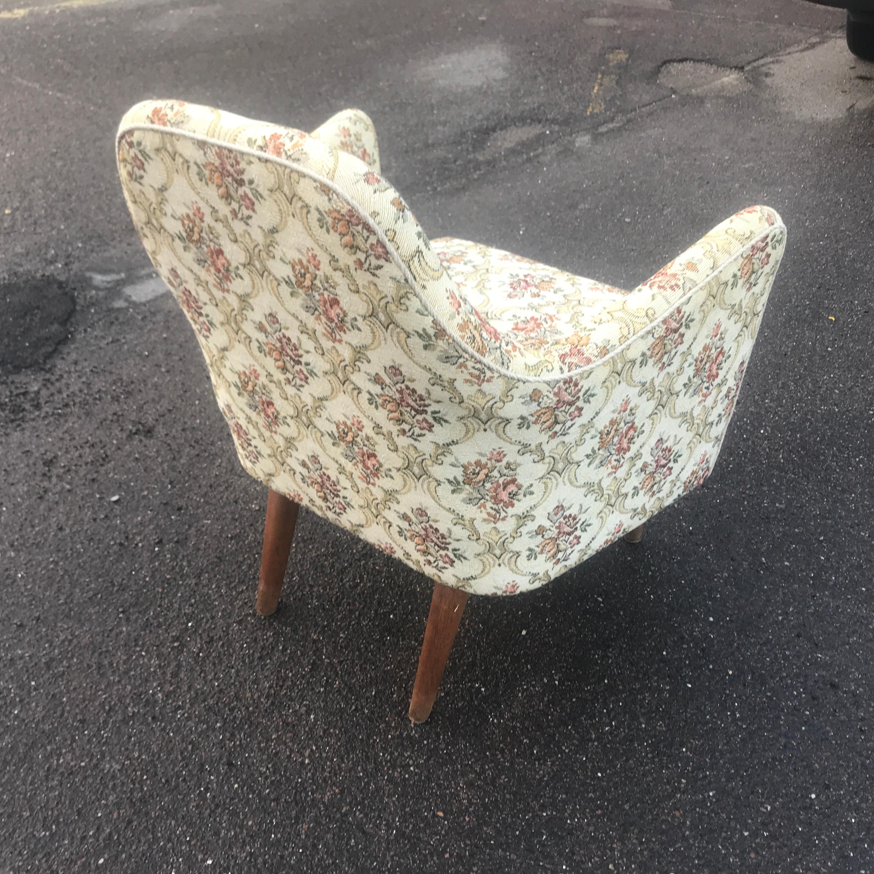 Old Fashioned Danish Vintage Chair in Great Condition, 1960s In Good Condition For Sale In Copenhagen, DK