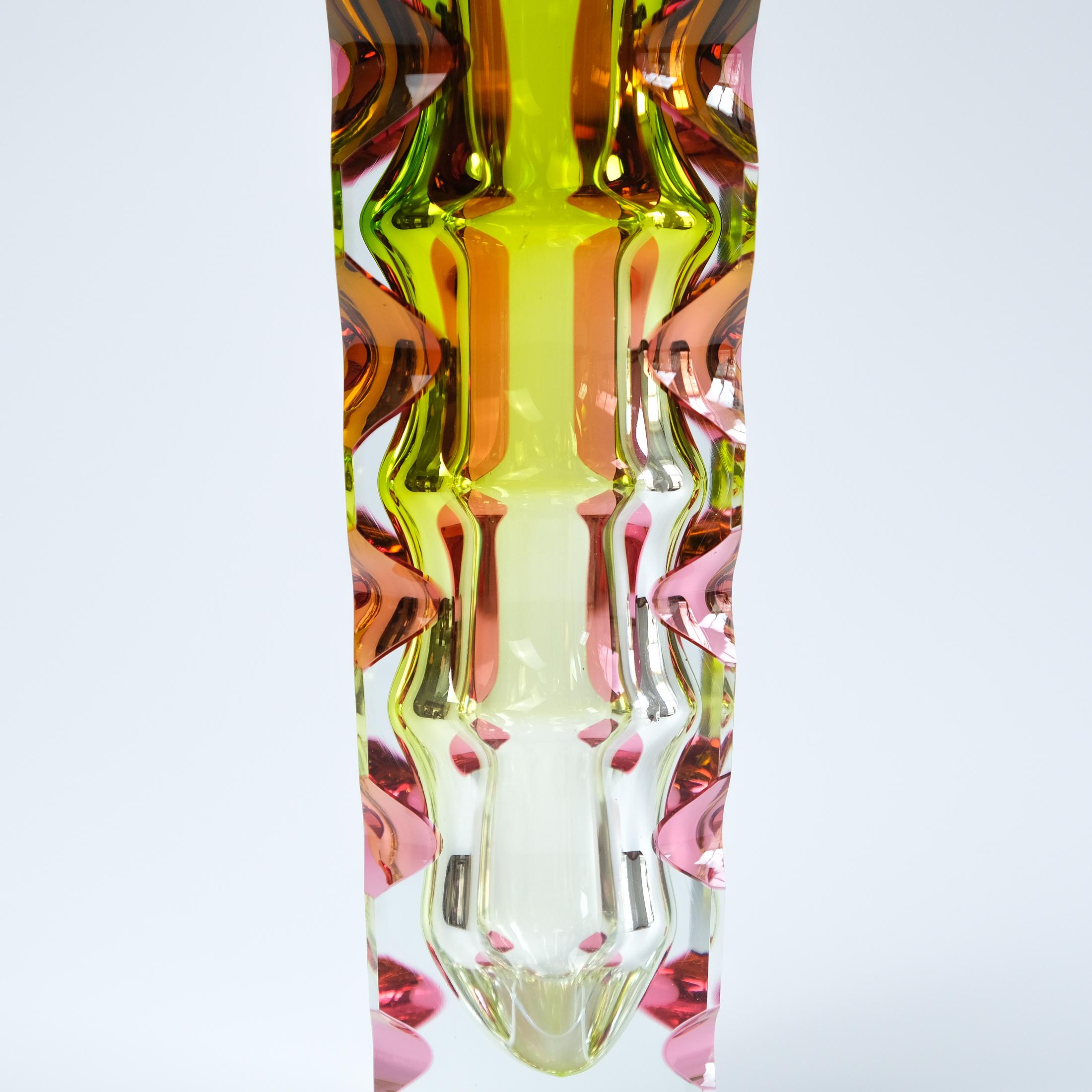 Oldrich Lipsky Vase aus Gehäuse und geschliffenem Glas für Novembery Bor Exbor, Tschechoslowakei, um 1964 im Angebot 4