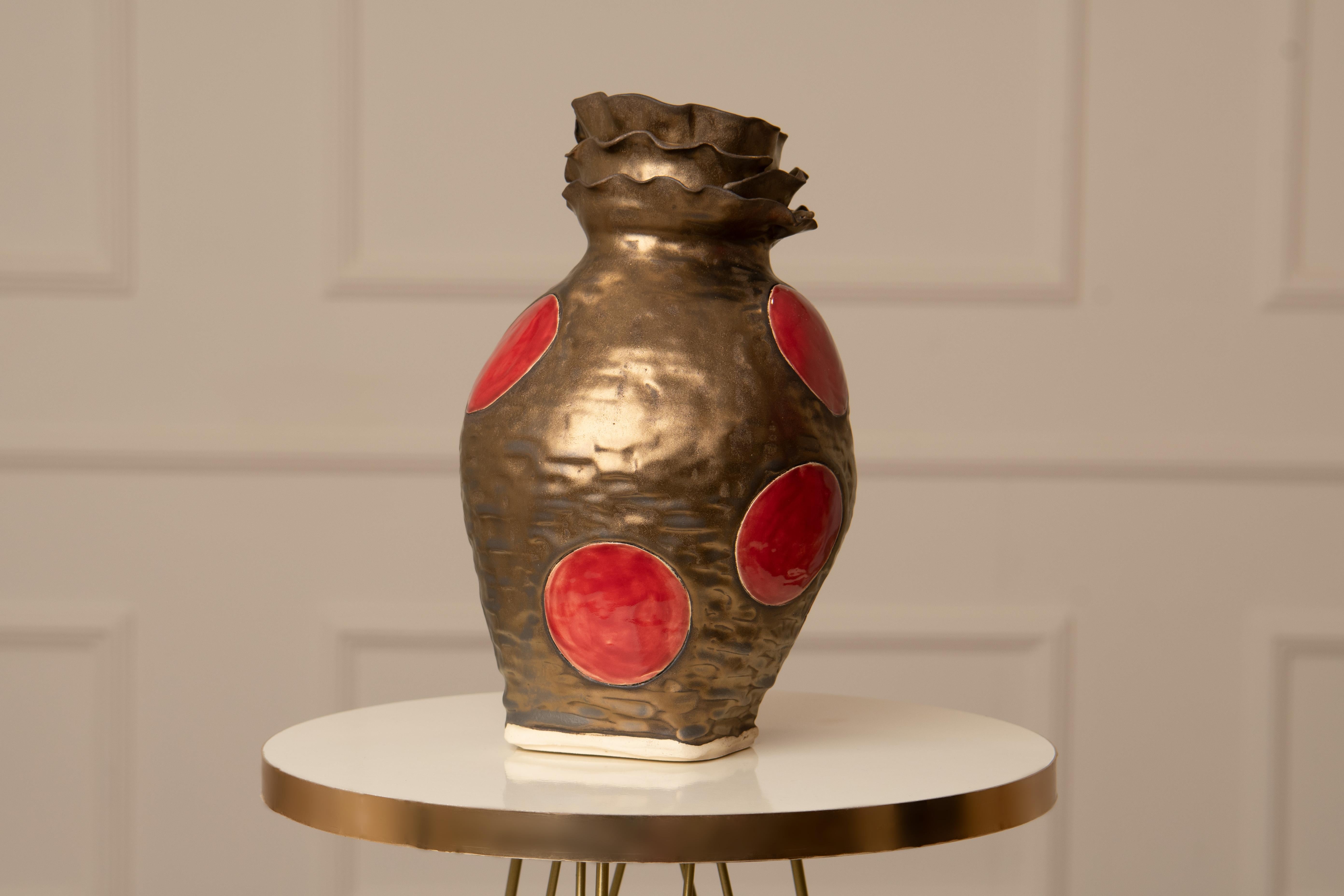 Olé 6-Vase von Hania Jneid (Glasiert) im Angebot