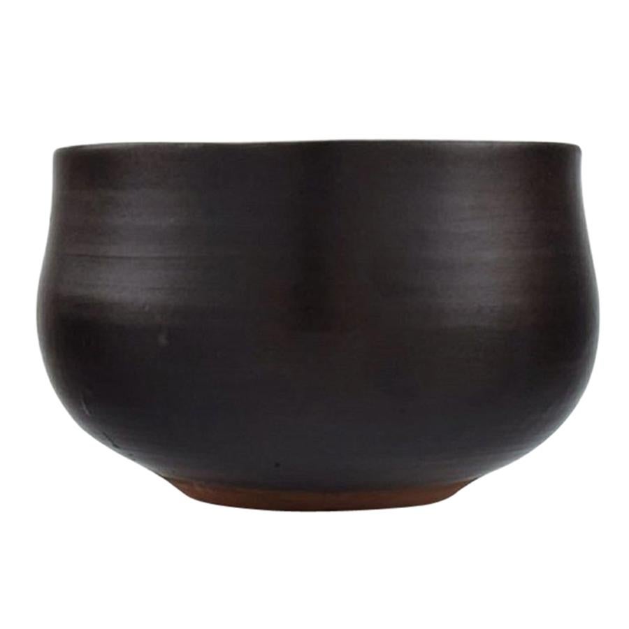 Ole Bjørn Krüger (1922-2007). Bowl in glazed stoneware. 1960s / 70s. For Sale