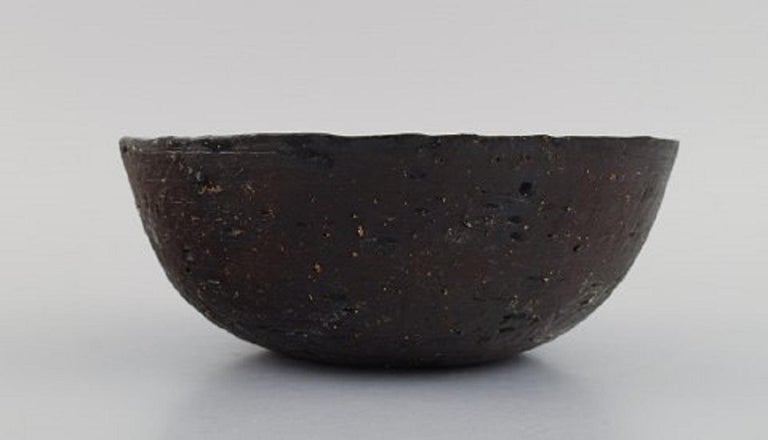 Ole Bjørn Krüger (1922-2007), Danish sculptor and ceramicist. Unique bowl in glazed stoneware. 1960s / 70s.
Measures: 19.5 x 8 cm.
In excellent condition.
Provenance: The estate of sculptor and ceramicist Ole Bjørn Krüger.