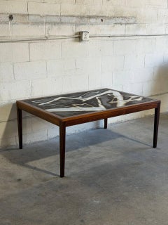 Ole Bjørn Krüger Couchtisch mit Palisander-Fliesenplatte, dänischer Mid-Century-Modern-Stil, 1960er Jahre