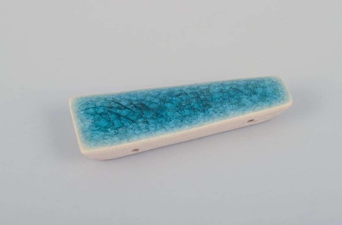 De las mujeres Ole Bjørn Krüger. Diez broches únicos de gres esmaltado. en venta