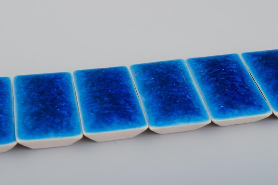 Ole Bjørn Krüger. Unique stoneware bracelet in blue shades. Moderno en venta