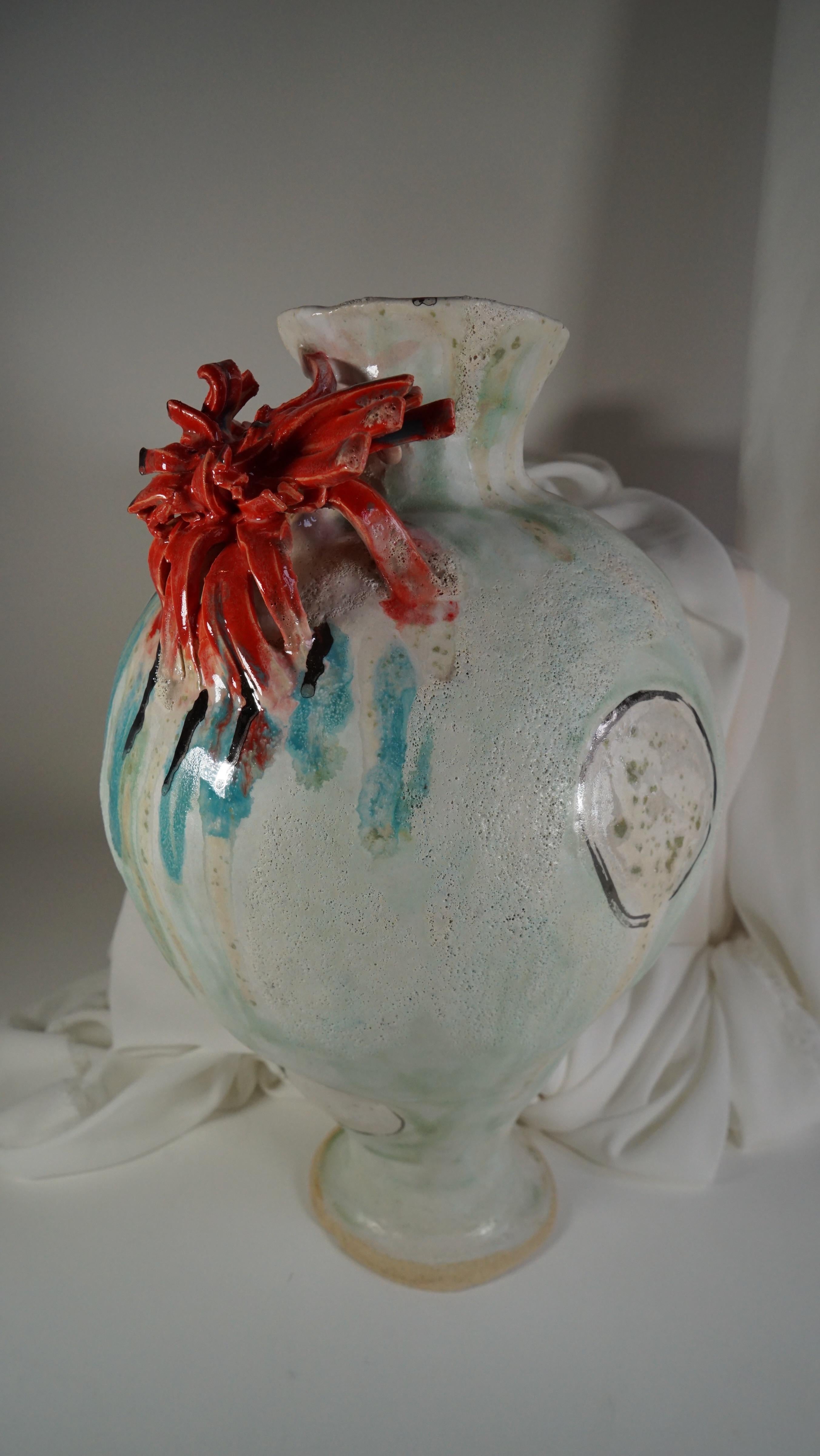 Fatto a mano Vaso bianco, verde e rosso di ispirazione spagnola di Hania Jneid in vendita