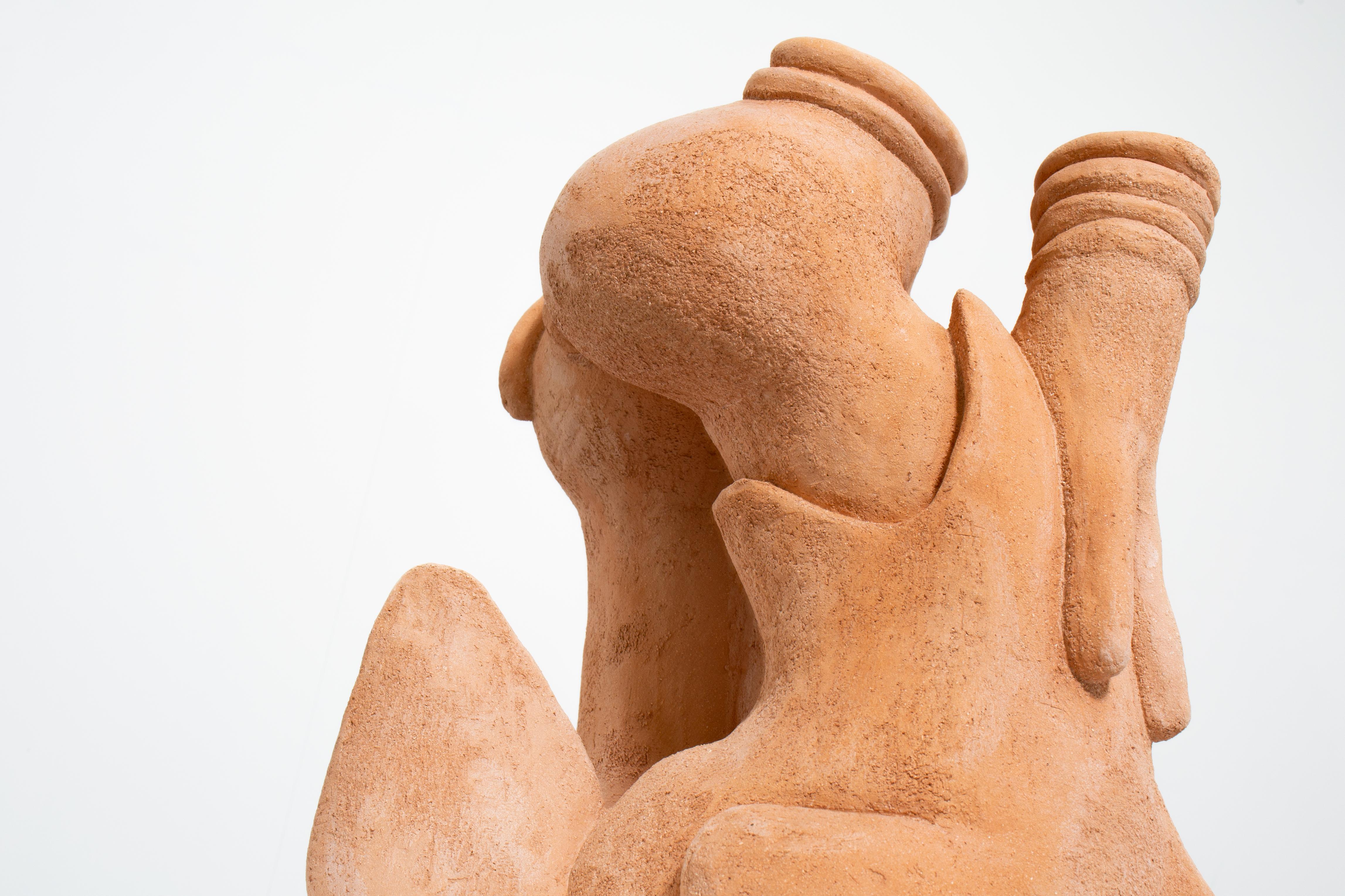 "Du hast deinen Fuß in meinen Lebensraum gesetzt" Keramik-Skulptur von Hvidsten