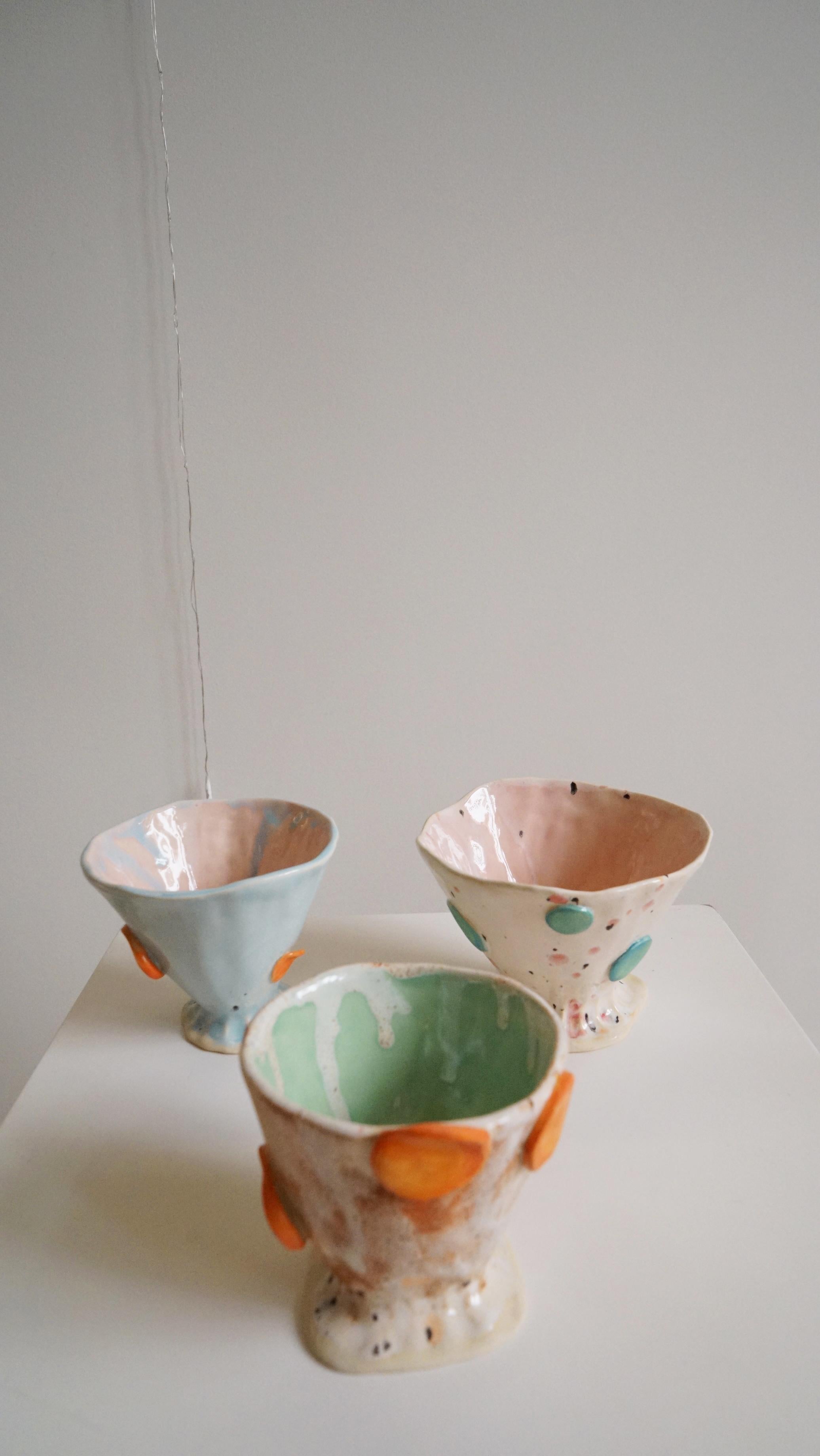 Grès Bols à crème glacée à pois colorés en grès d'inspiration espagnole de Hania Jneid en vente