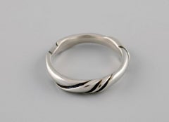 Ole Kortzau para Georg Jensen. Anillo de plata de ley. Finales del siglo XX