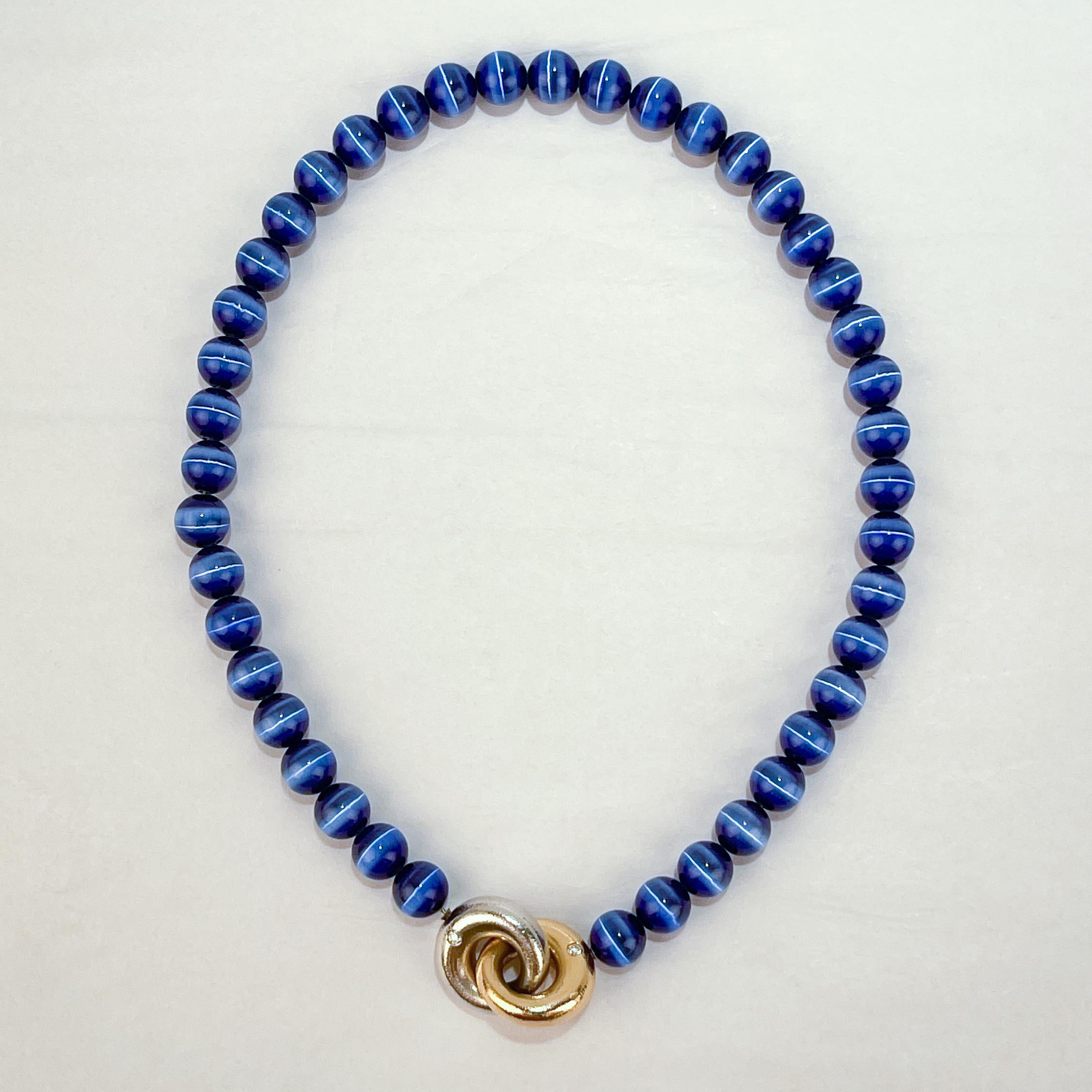 Ole Lynggaard 14k Gold & Blau Tigerauge Perlen Collier oder Choker Halskette im Angebot 10