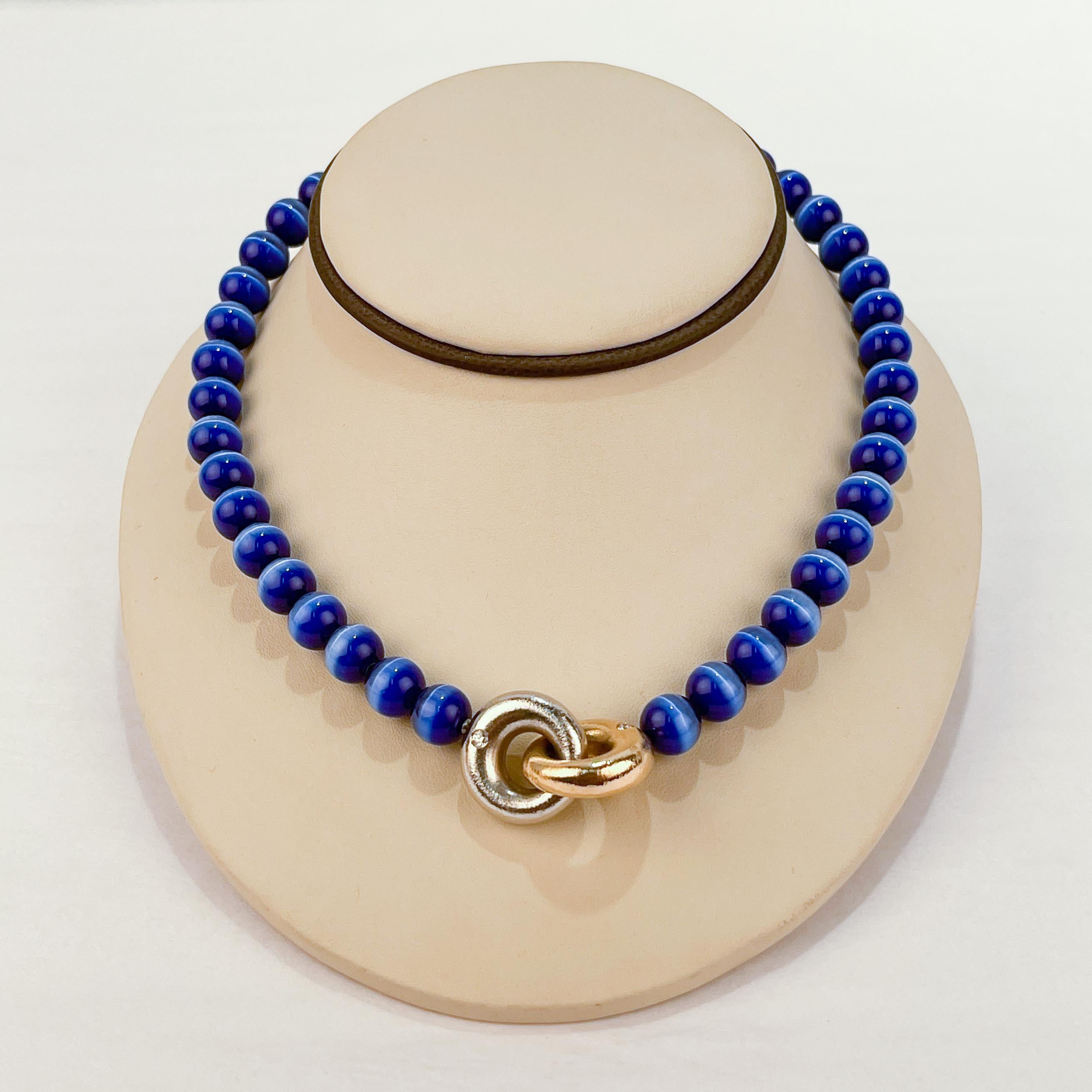 Ole Lynggaard 14k Gold & Blau Tigerauge Perlen Collier oder Choker Halskette für Damen oder Herren im Angebot