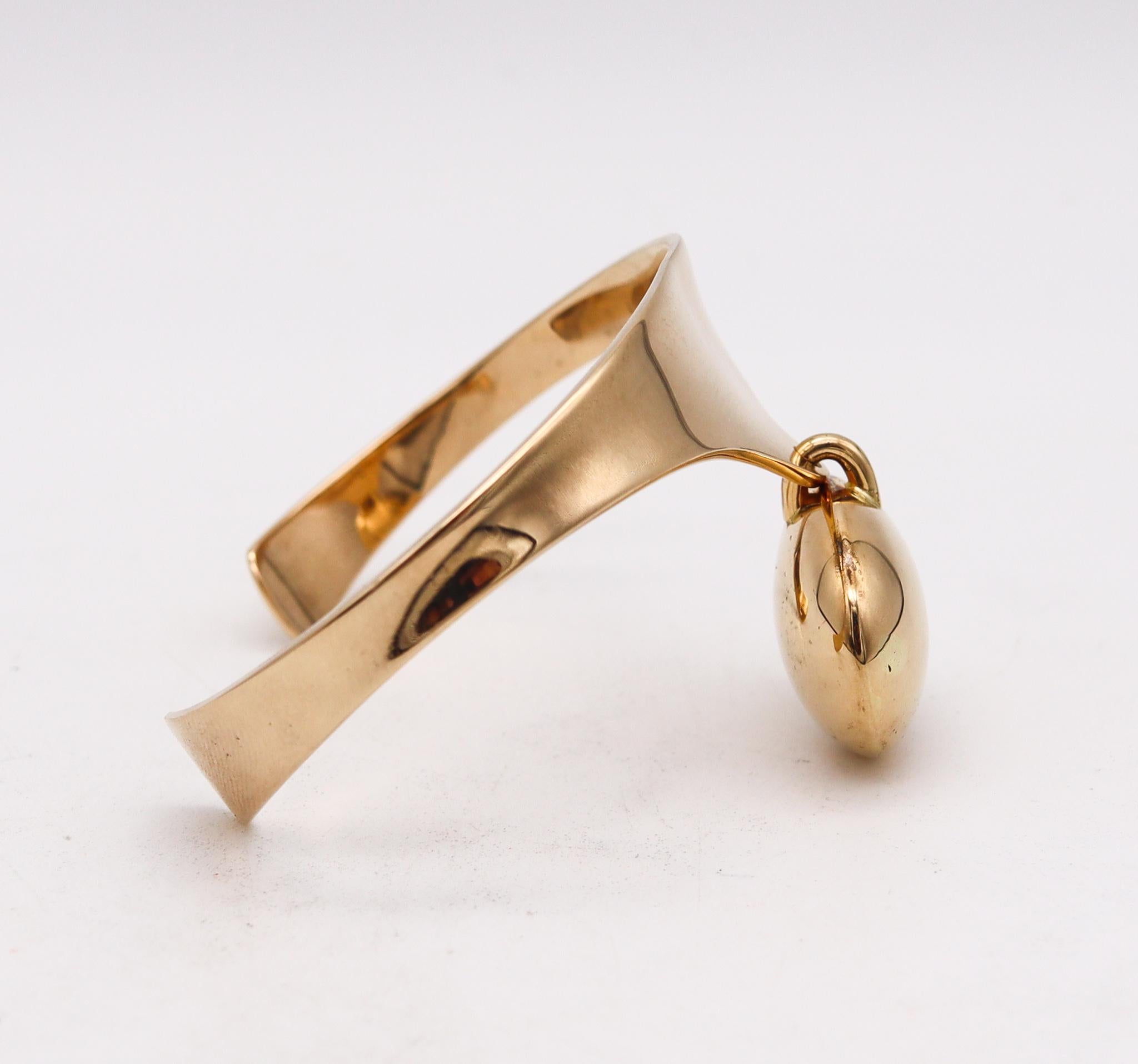 Women's or Men's Ole Lynggaard Denmark Sculptural Kinetic Drop Cuff Bracelet in 14kt Yellow Gold