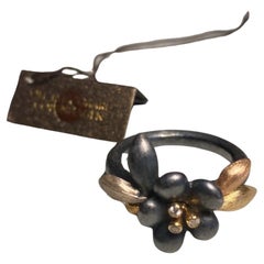 Anello floreale di Ole Lynggaard