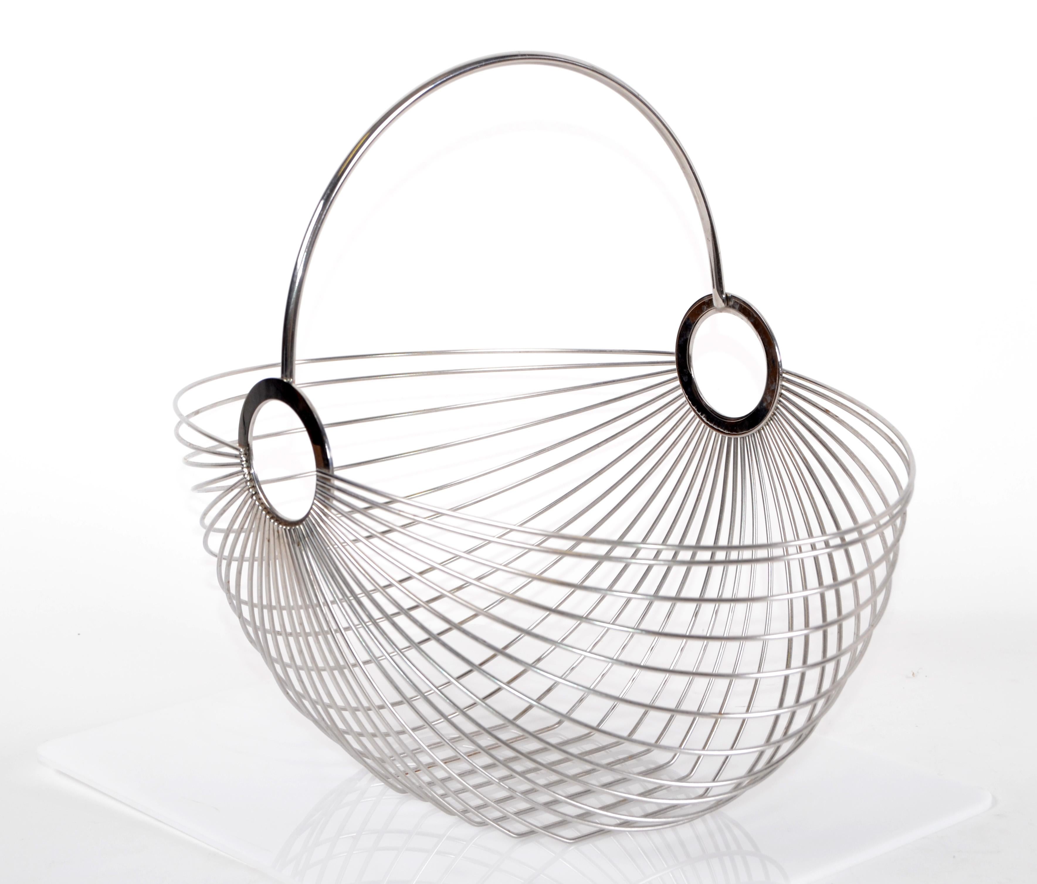 Made in Denmark this stunning stainless-steel fruit basket designed by Ole Palsby Copenhagen Denmark.
Scandinavian Modern from the 1980s.
Makers Mark at the Ring.