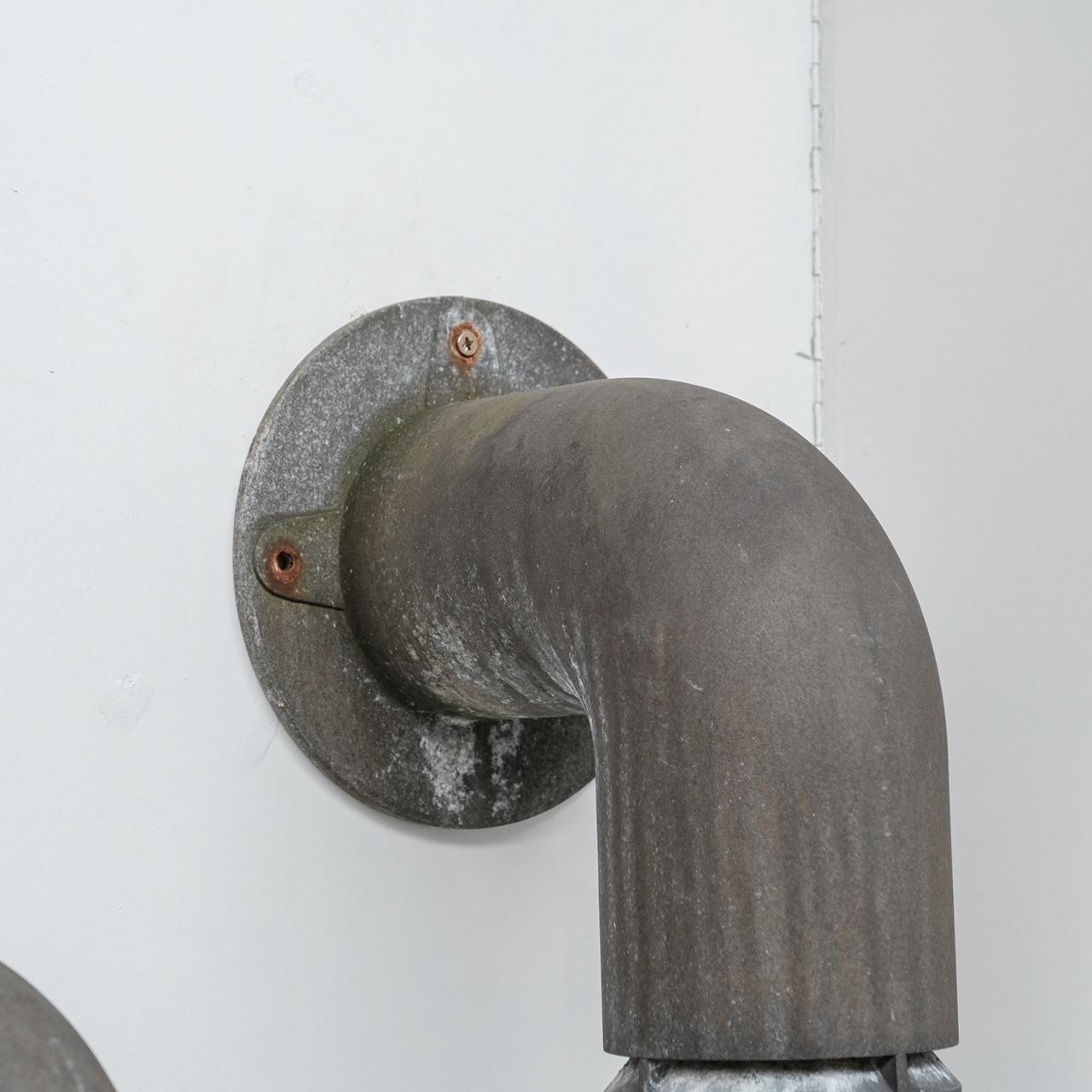 Mid-Century moderno Coppia di applique in metallo galvanizzato 'Pipeline' di Ole Pless Jørgensen in vendita