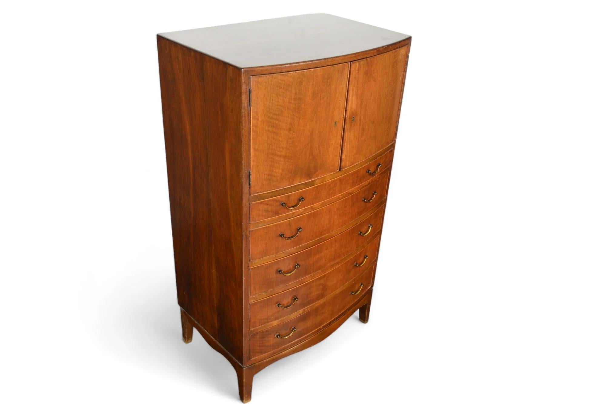 Ole Wanscher 1940s Danish Nutwood Vanity / Dresser 2