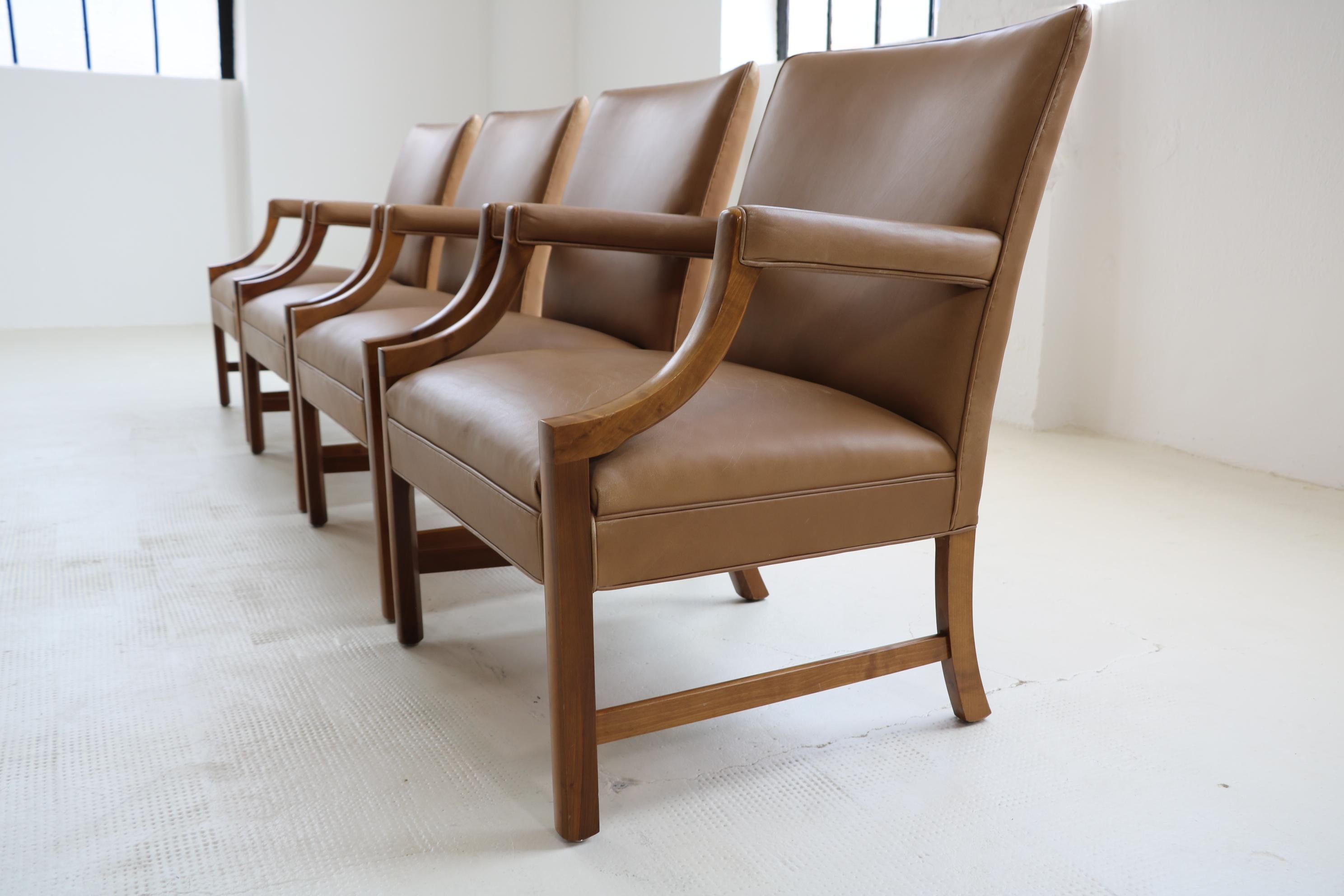 Quatre fauteuils Ole Wanscher produits par A.J. Iversen années 1950 Bon état - En vente à Köln, NRW