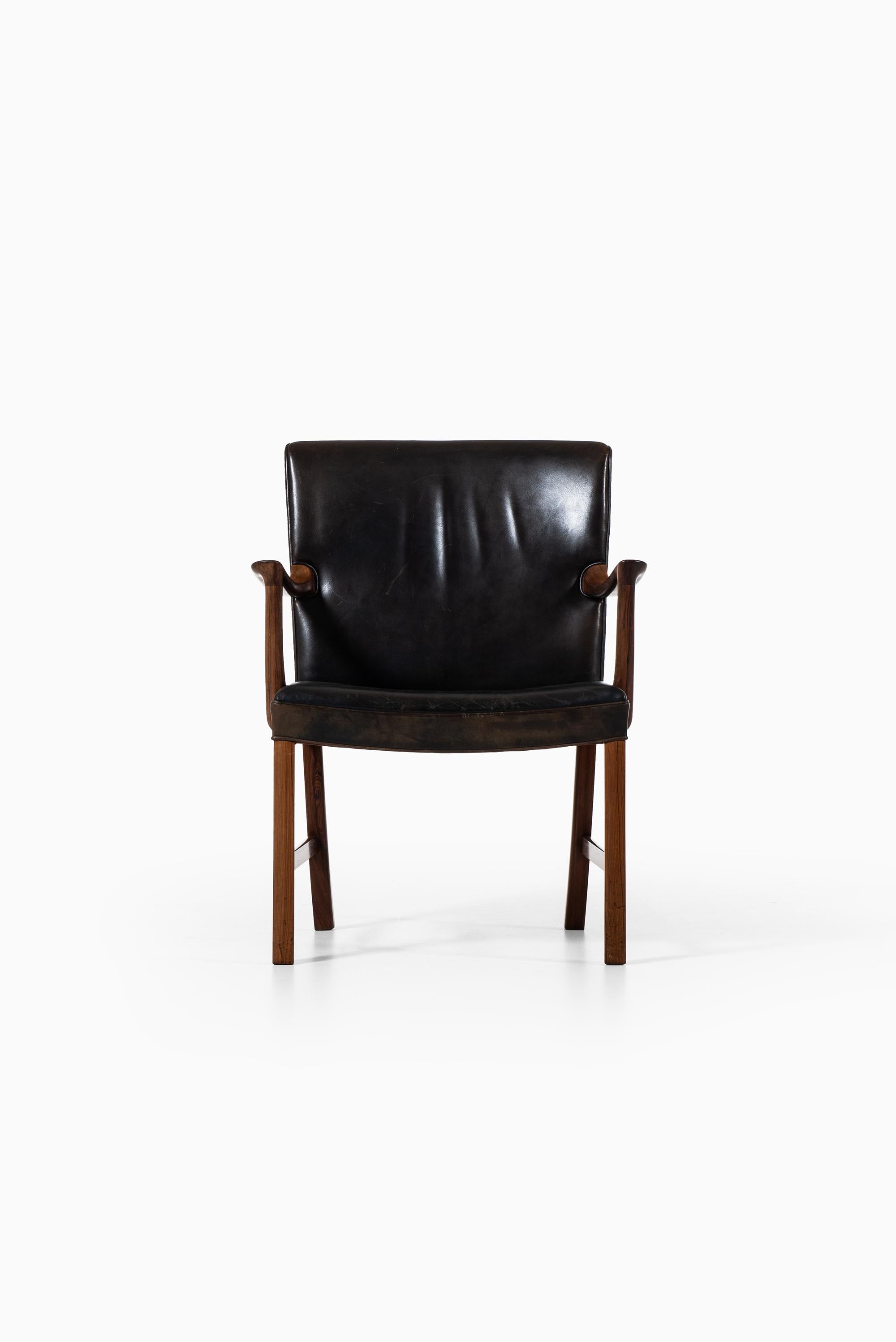 Rare armchair or office chair model J 3063 designed by Ole Wanscher. Produced by cabinetmaker A.J. Iversen in Denmark.