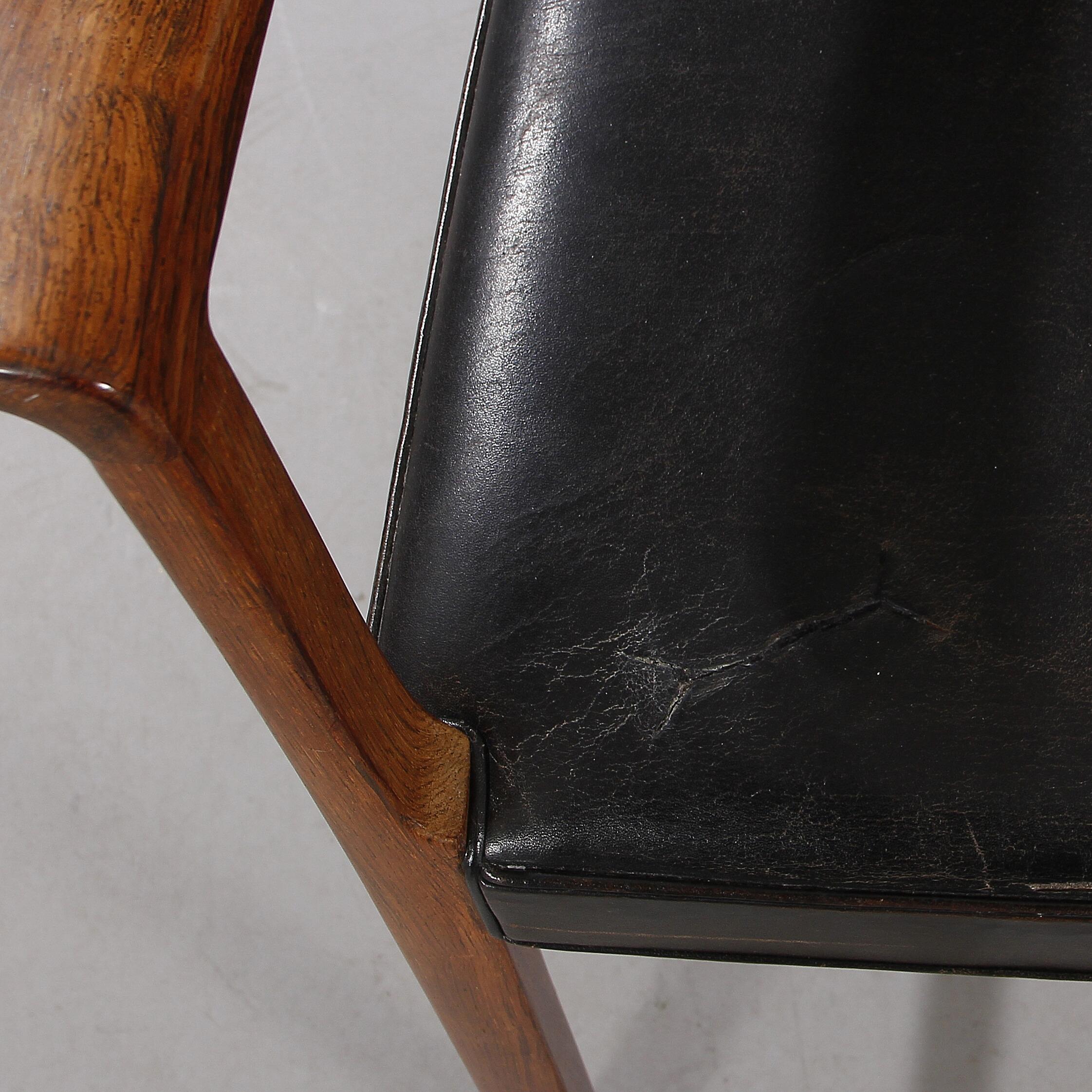 Ole Wanscher Sessel aus schwarzem Leder und Palisanderholz im Zustand „Gut“ im Angebot in London, GB