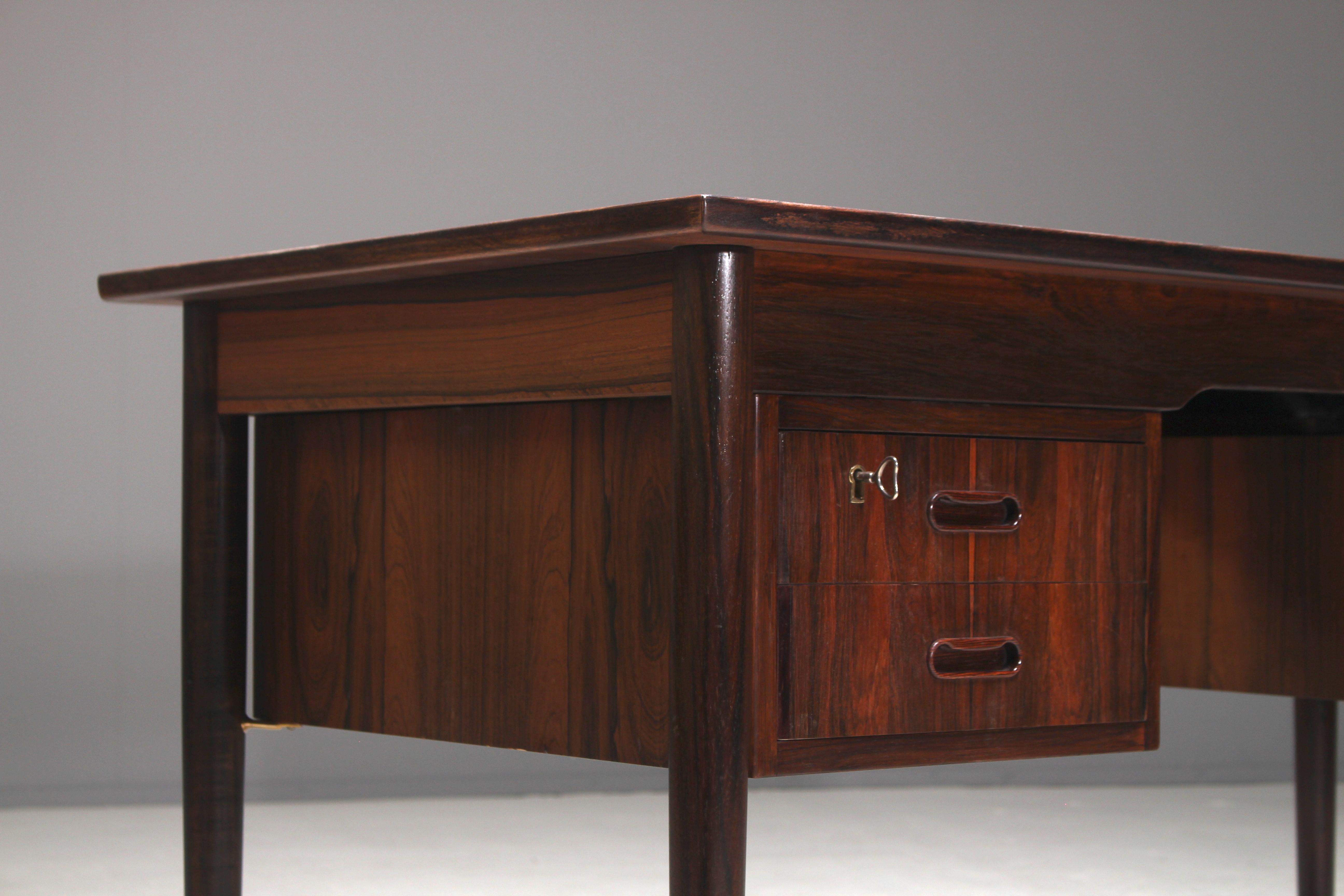 Mid-Century Modern Ole Wanscher Attributed Rosewood and Brass Desk, Denmark, 1960s For Sale
