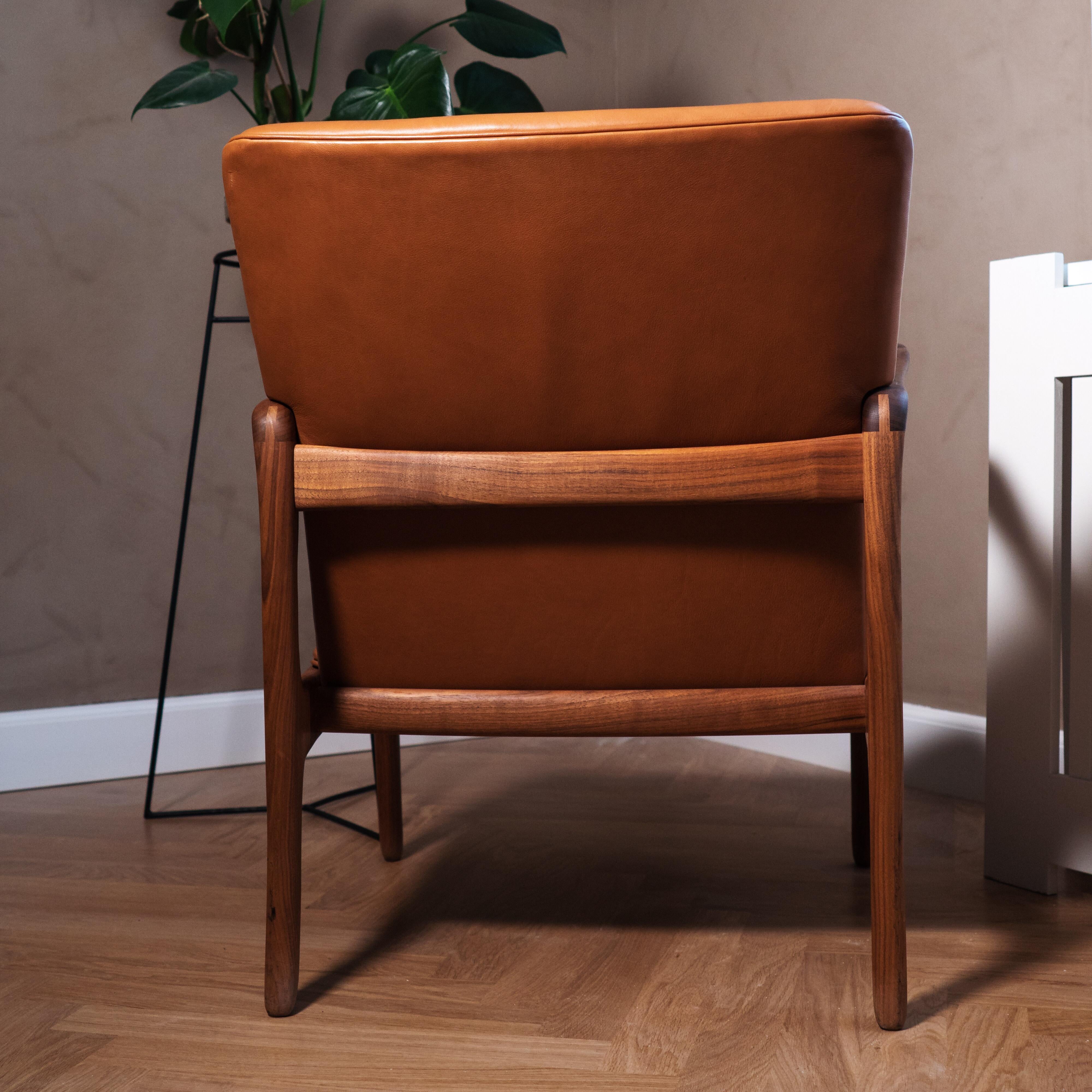 Scandinavian Modern Ole Wanscher Beak 124 Chair