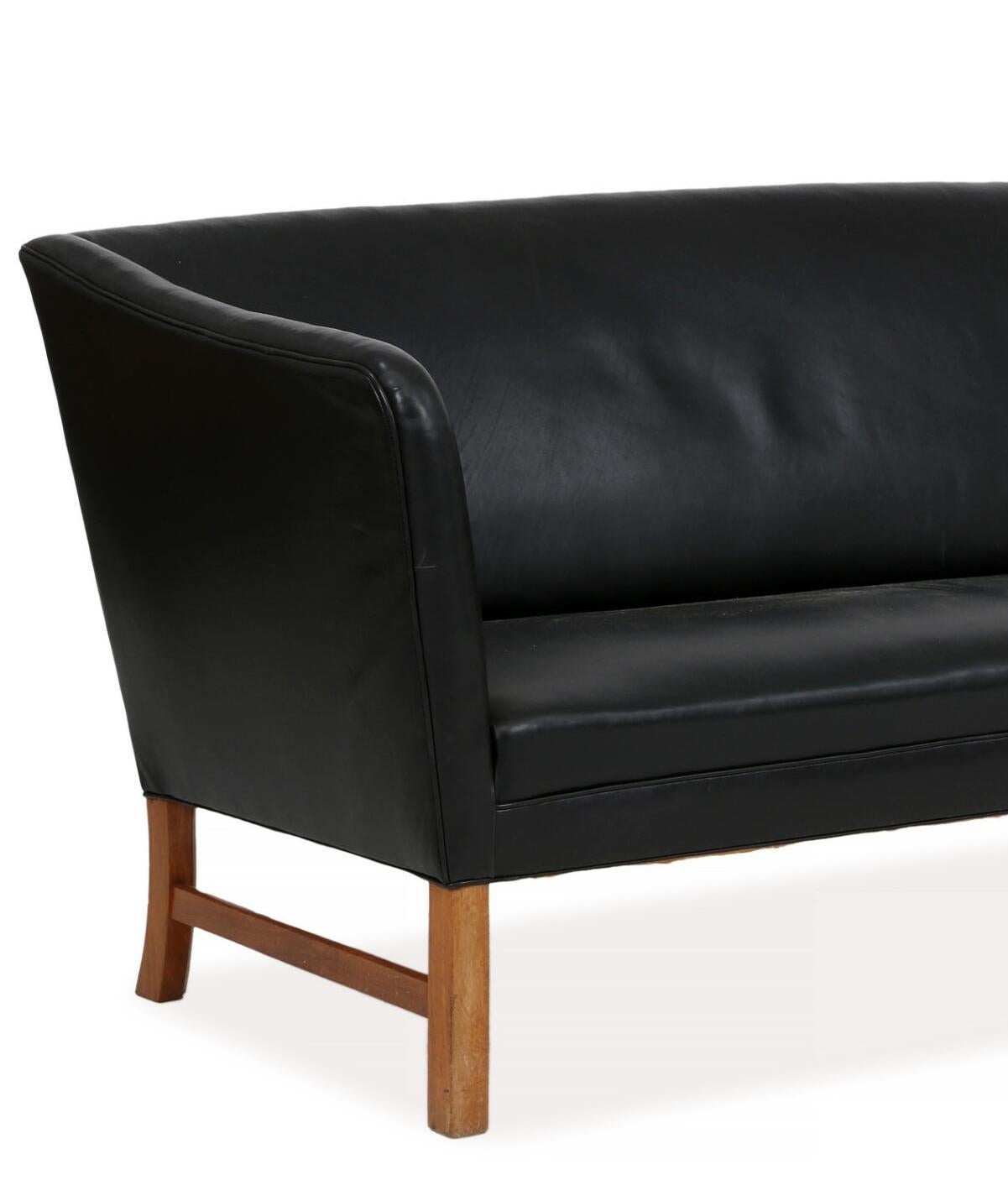 Ole Wanscher Schwarzes Leder-Sofa mit Mahagoni-Rahmen (Europäisch) im Angebot