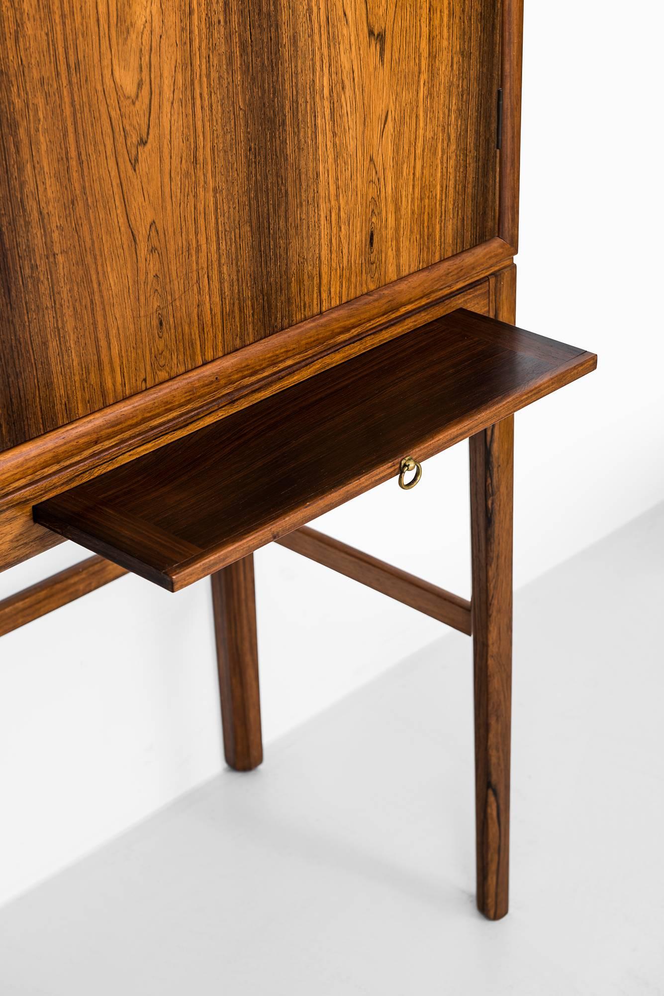 Ole Wanscher Cabinet in Rosewood by Cabinetmaker A.J Iversen in Denmark In Excellent Condition In Limhamn, Skåne län