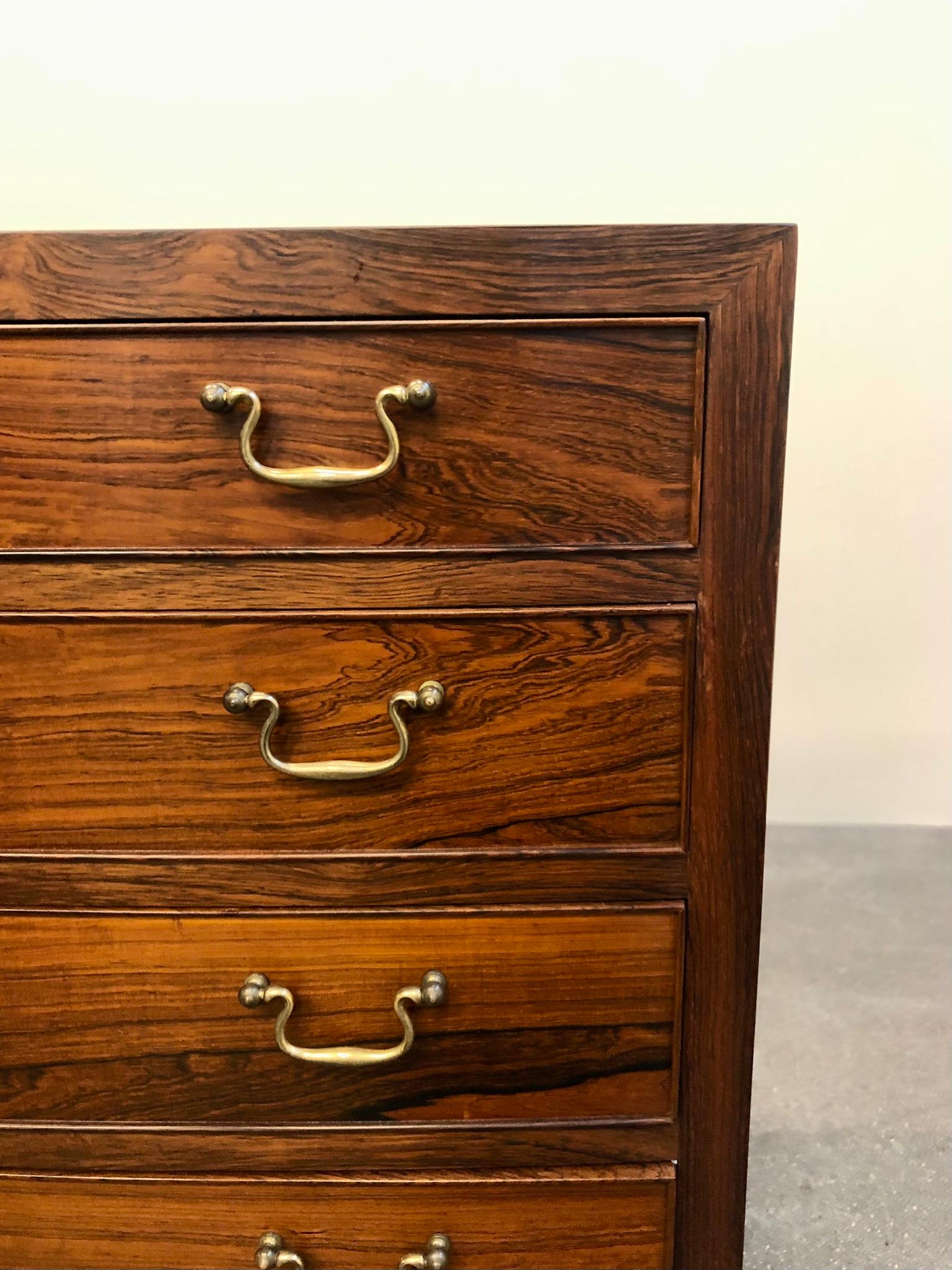 Ole Wanscher Chest of Drawers in Rosewood for Cabinetmaker A. J. Iversen In Excellent Condition For Sale In Copenhagen, DK
