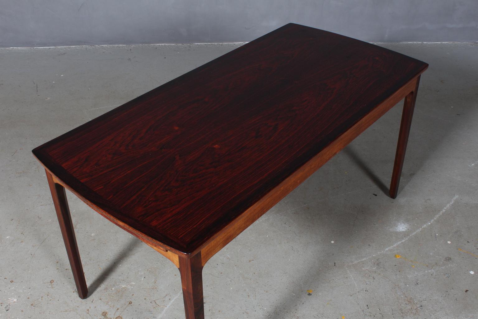 Ole Wanscher coffee table of rosewood. With leafes.

Made by A. J. Iversen.

  