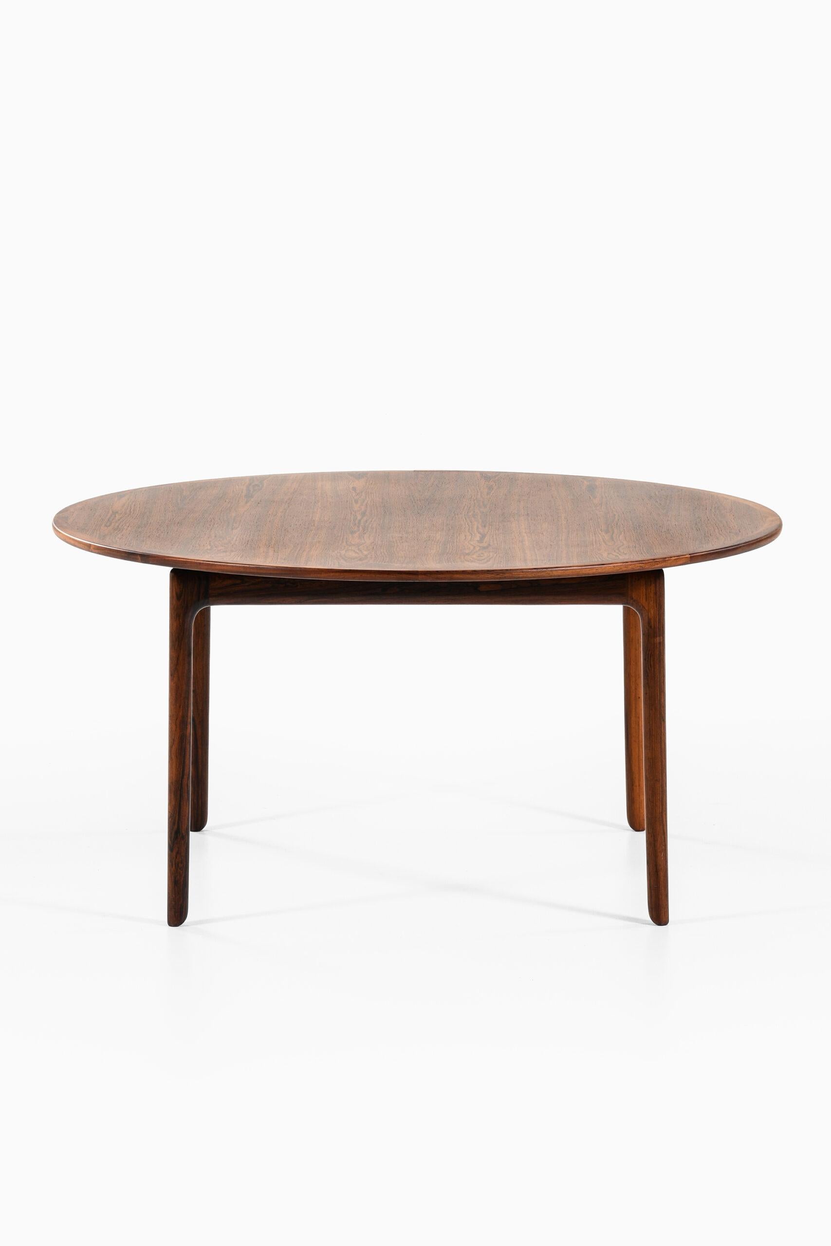 Rare coffee table designed by Ole Wanscher. Produced by P. Jeppesens Møbelfabrik in Denmark.