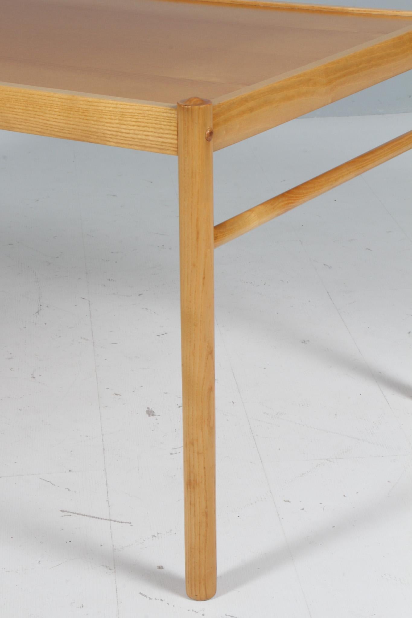 Ole Wanscher Colonial coffee table in ash In Good Condition For Sale In Esbjerg, DK