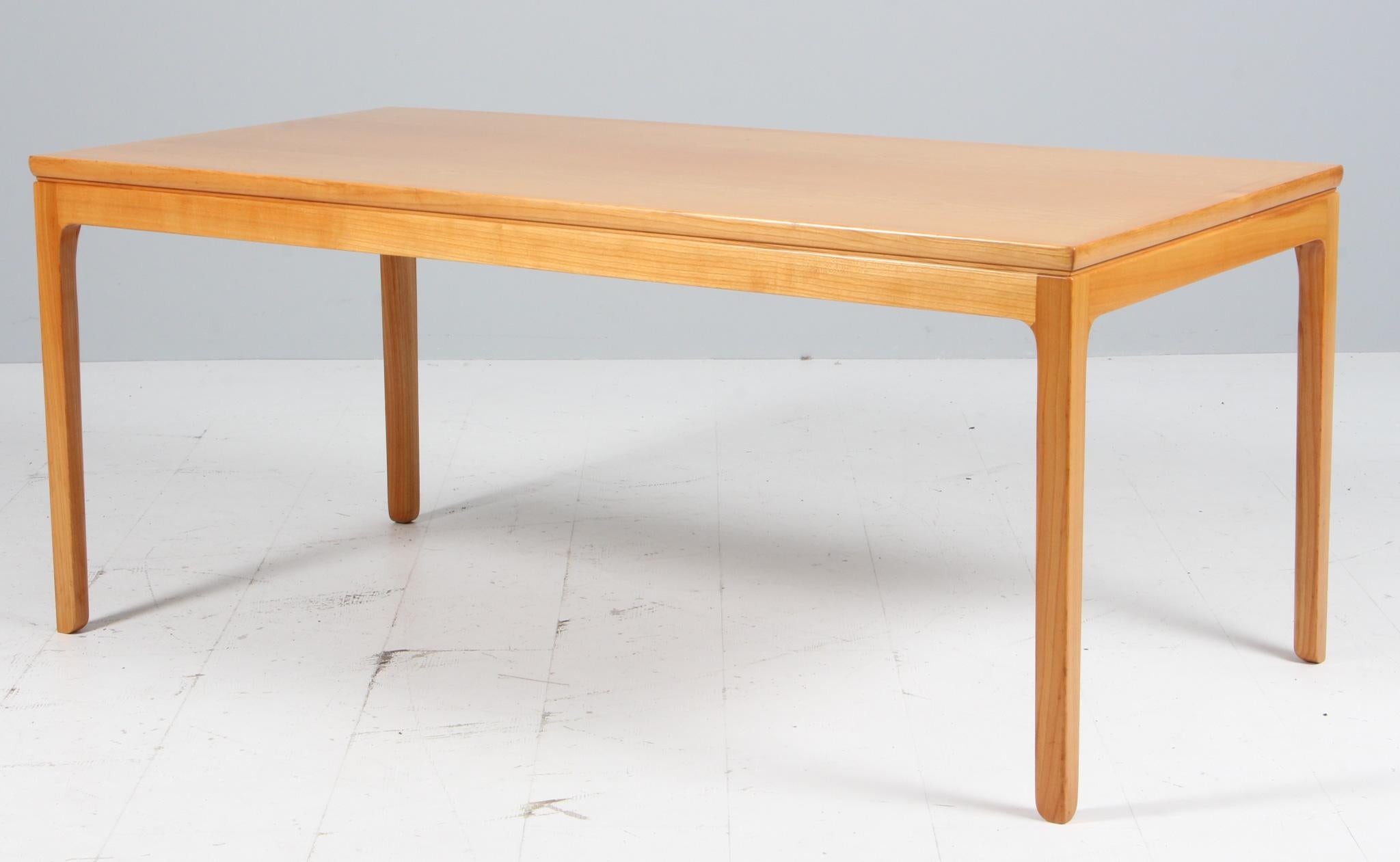Ole Wanscher Colonial coffee table in elm