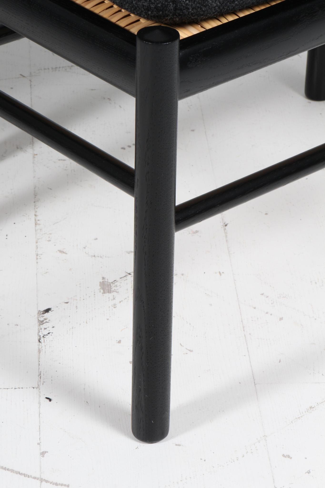 Scandinavo moderno Ole Wanscher Pouf Colonial in rovere tinto nero e Hallingdal in vendita