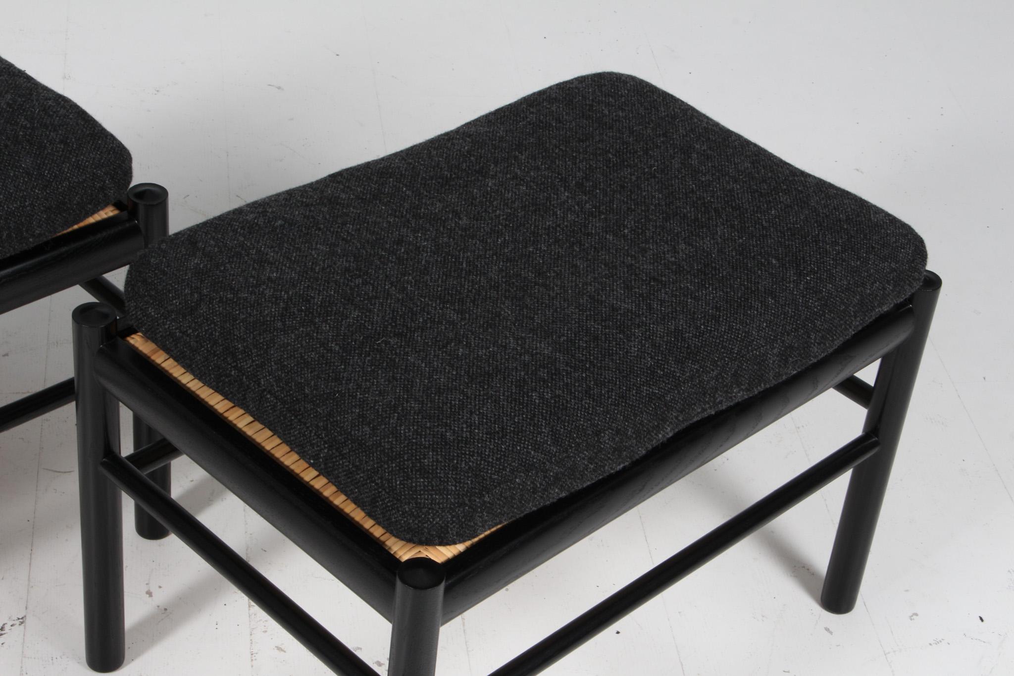 Metà XX secolo Ole Wanscher Pouf Colonial in rovere tinto nero e Hallingdal in vendita