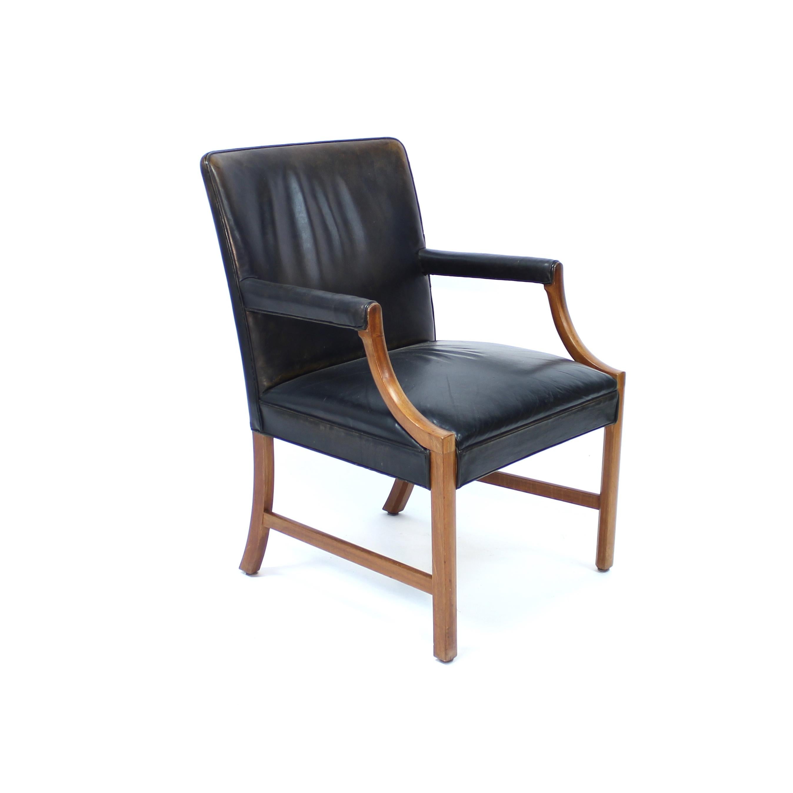 Ole Wanscher, Danish leather and Mahogany lounge chair for A.J. Iversen, 1940s In Good Condition For Sale In Uppsala, SE