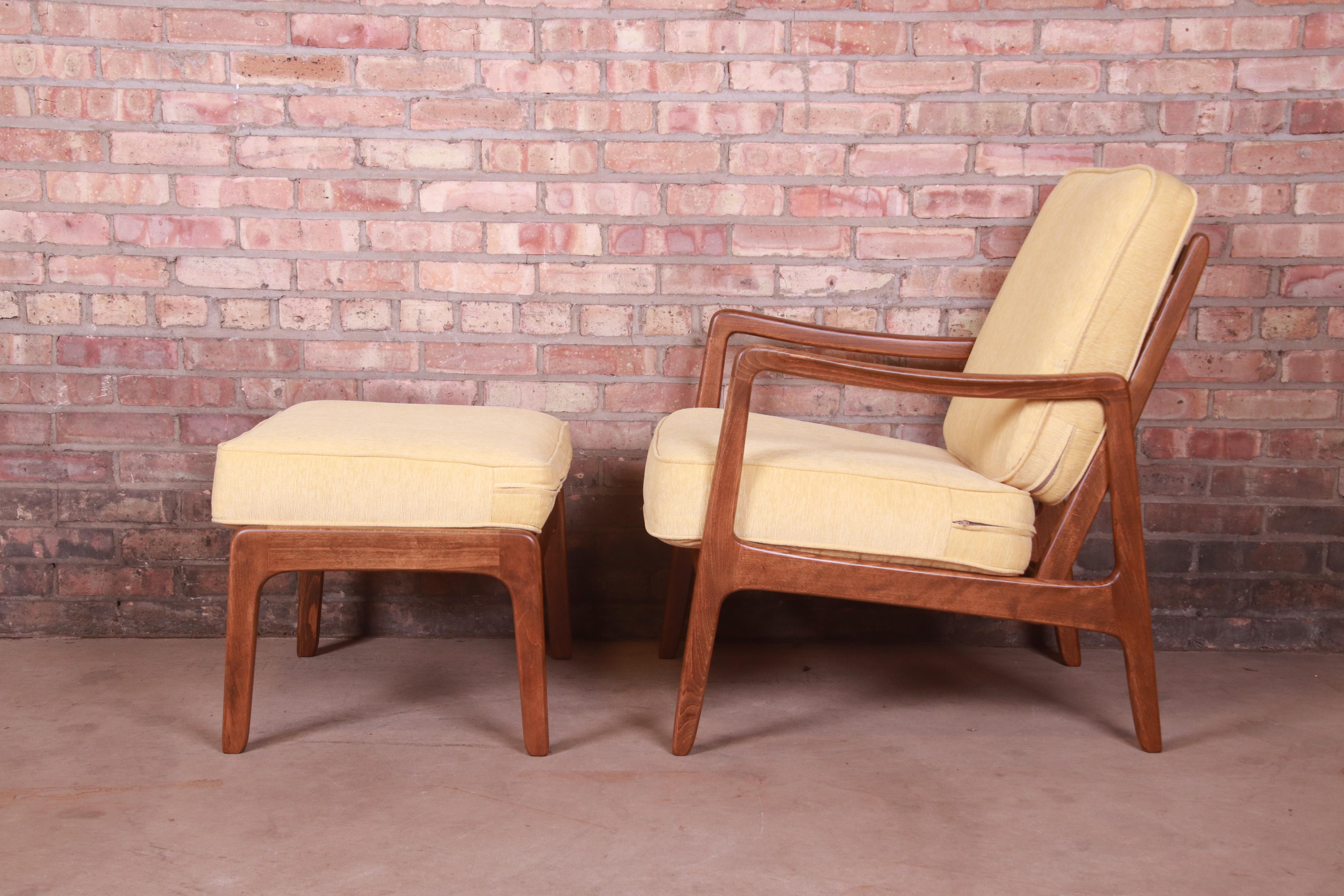 Ole Wanscher Danish Modern Lounge Chairs and Ottomans, Newly Refinished 9