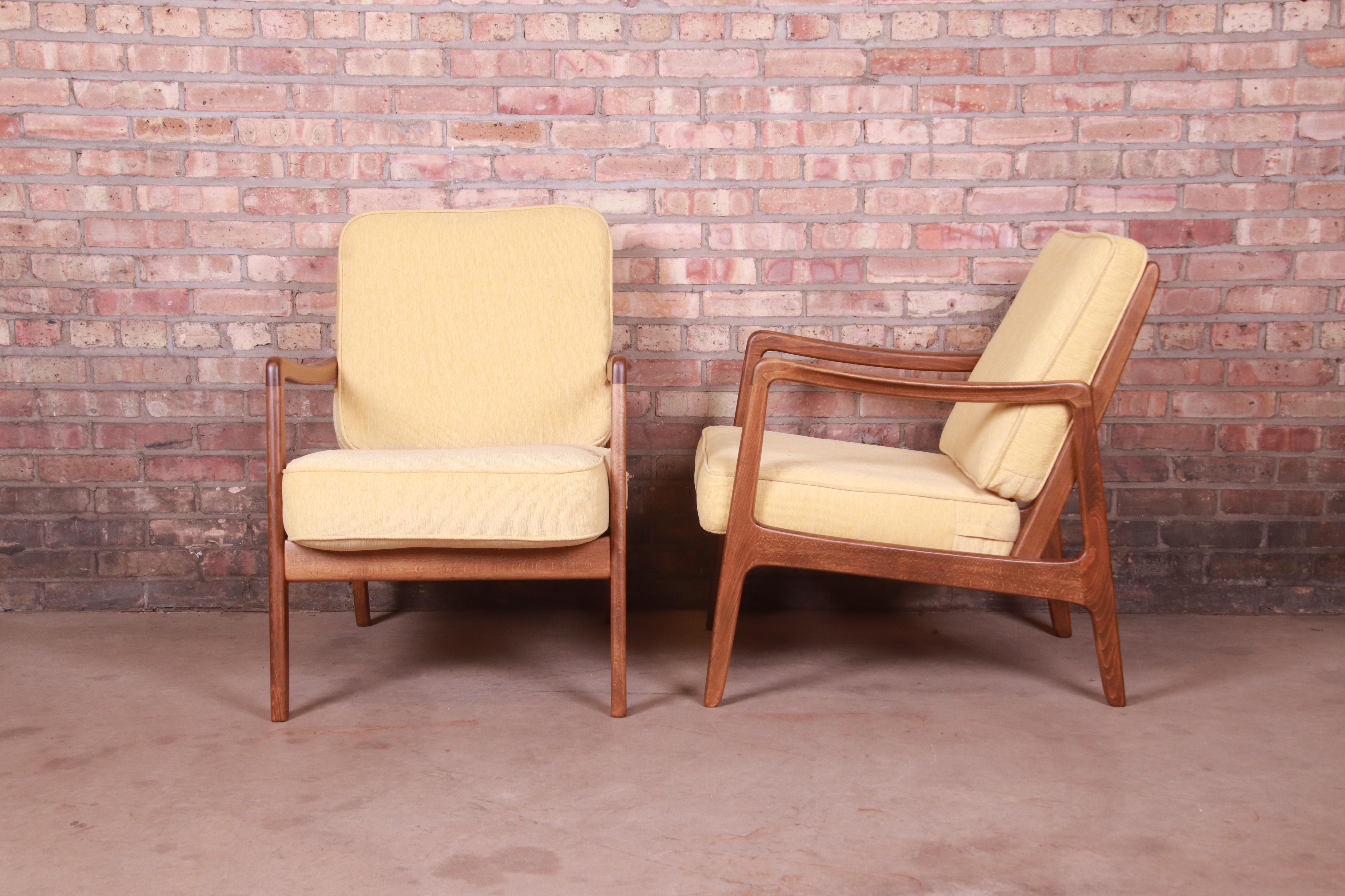 Ole Wanscher Danish Modern Lounge Chairs and Ottomans, Newly Refinished 3