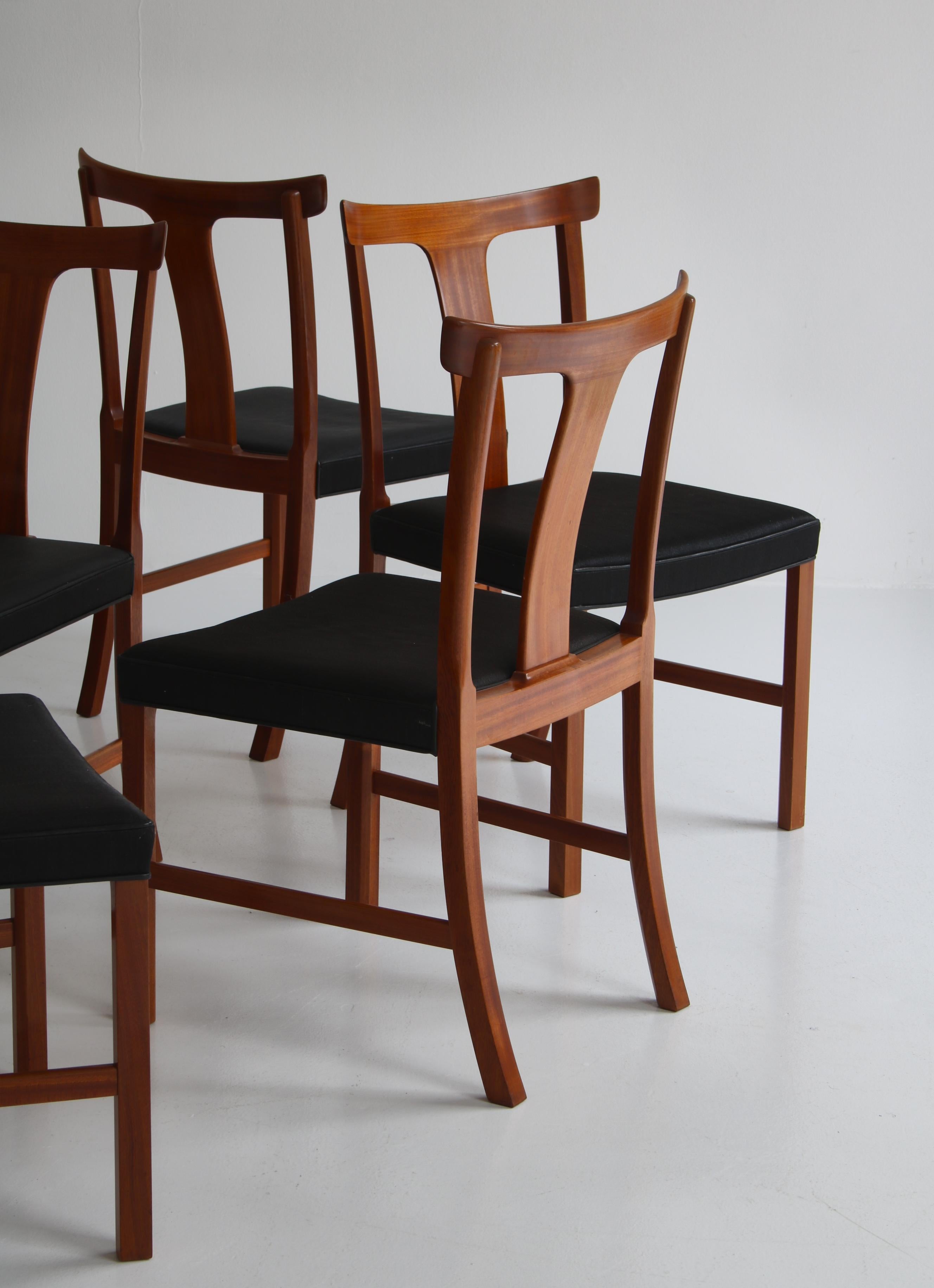 Danish Ole Wanscher Dining Chairs in Mahogany and Horsehair Made by A.J. Iversen, 1960s For Sale