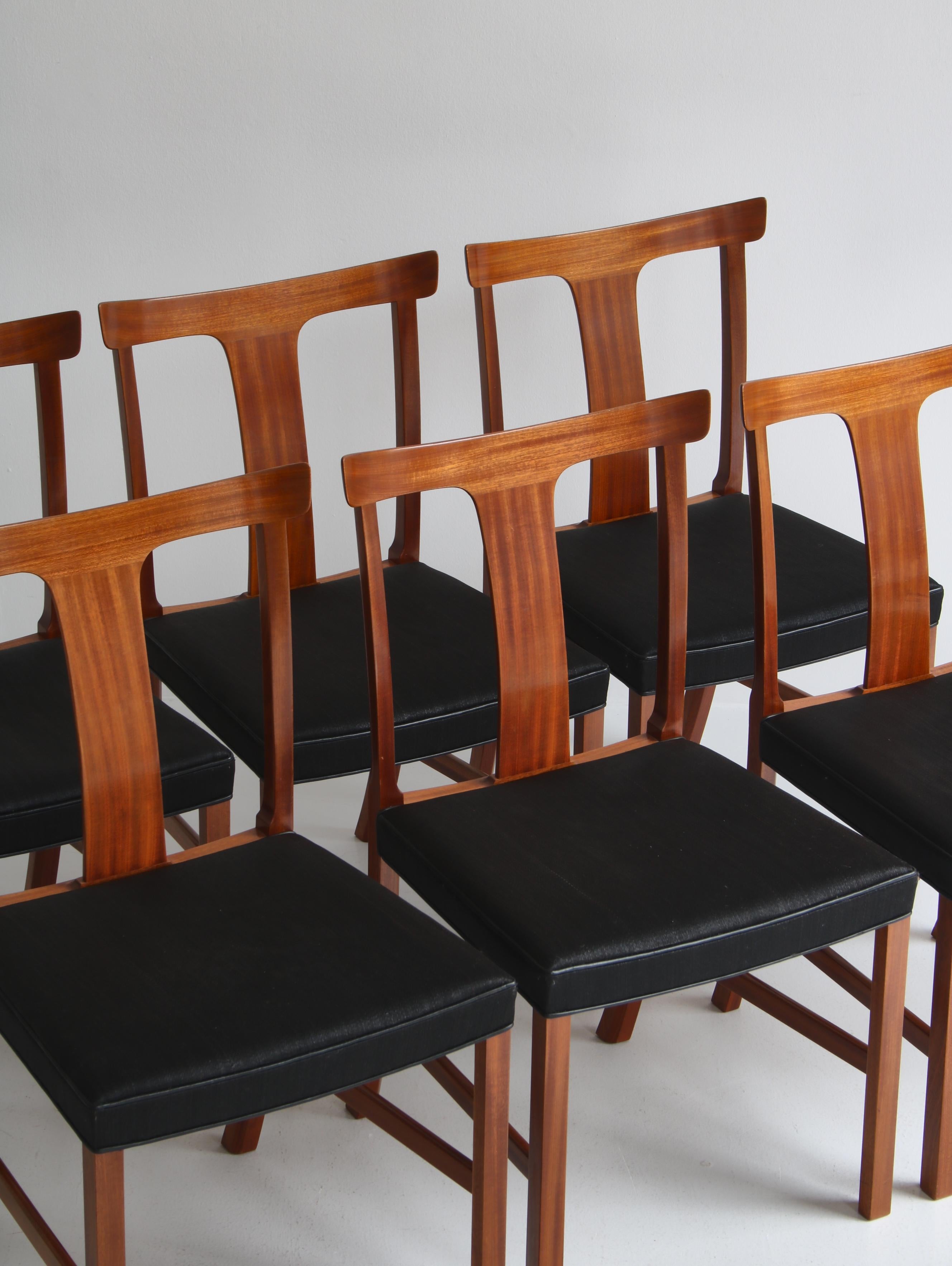 Ole Wanscher Dining Chairs in Mahogany and Horsehair Made by A.J. Iversen, 1960s In Good Condition For Sale In Odense, DK