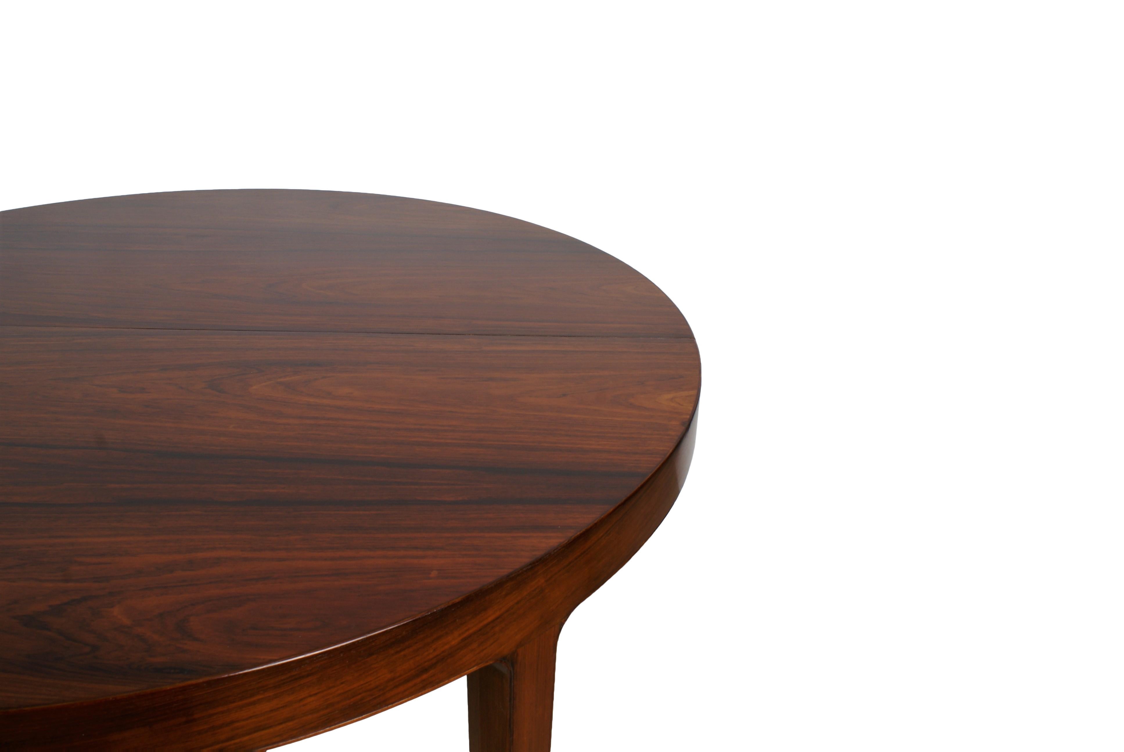 Ole Wanscher Dining Table in Rosewood by Cabinetmaker A.J. Iversen, 1942 In Excellent Condition In Copenhagen, DK