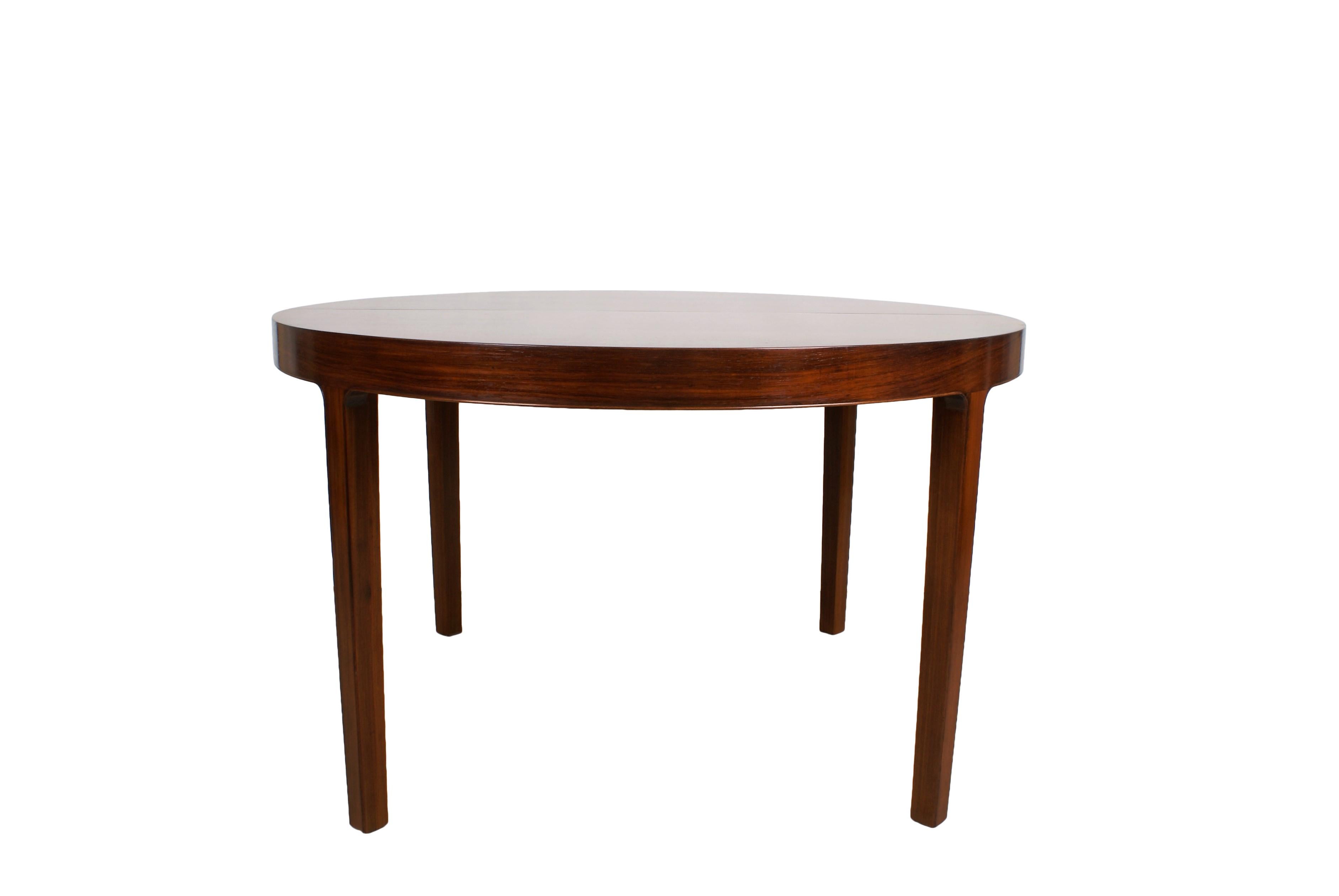 Mid-20th Century Ole Wanscher Dining Table in Rosewood by Cabinetmaker A.J. Iversen, 1942