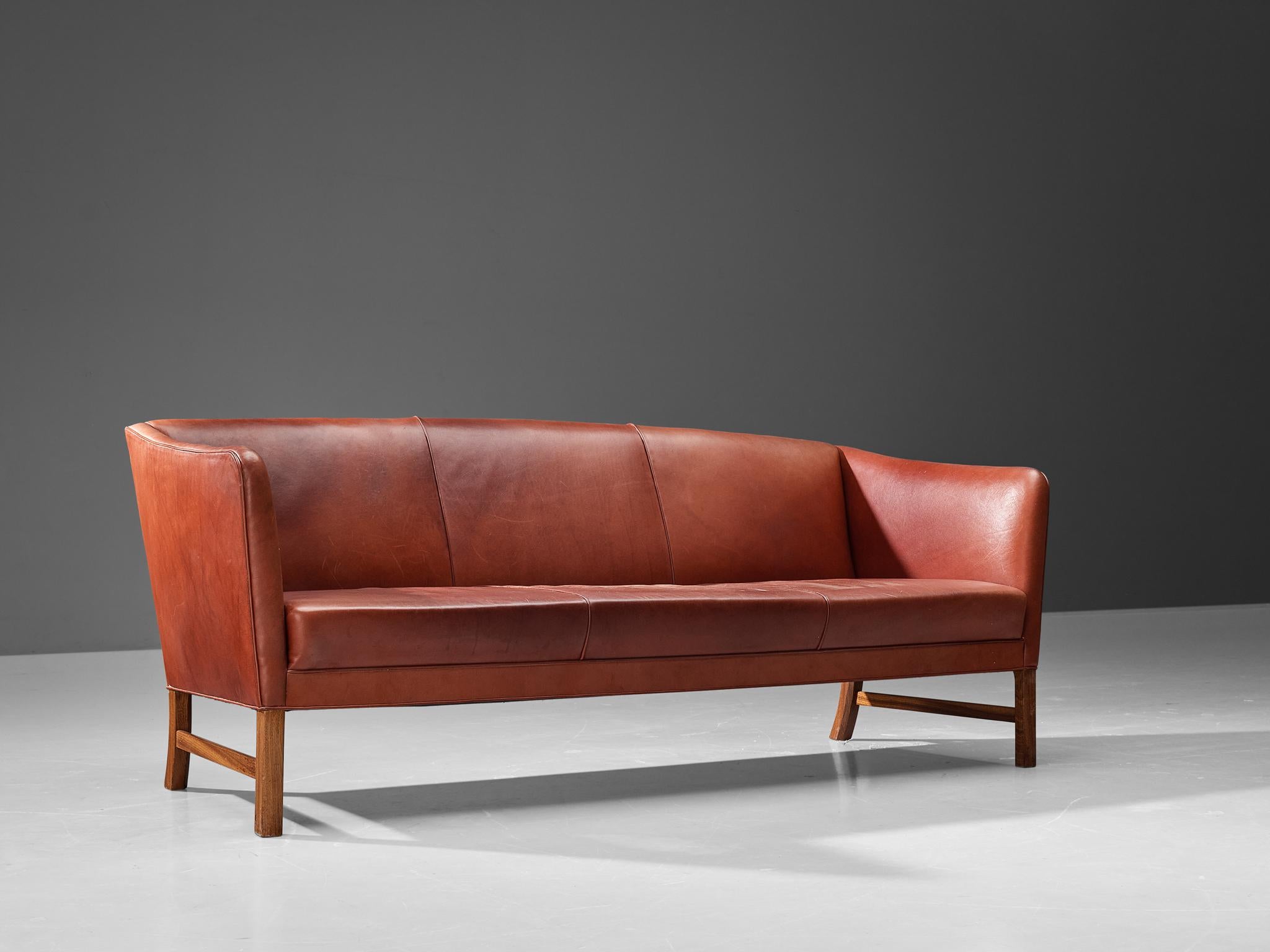 Ole Wanscher für A.J. Iverseren-Sofa aus rotem, patiniertem Leder und Mahagoni (Skandinavische Moderne) im Angebot