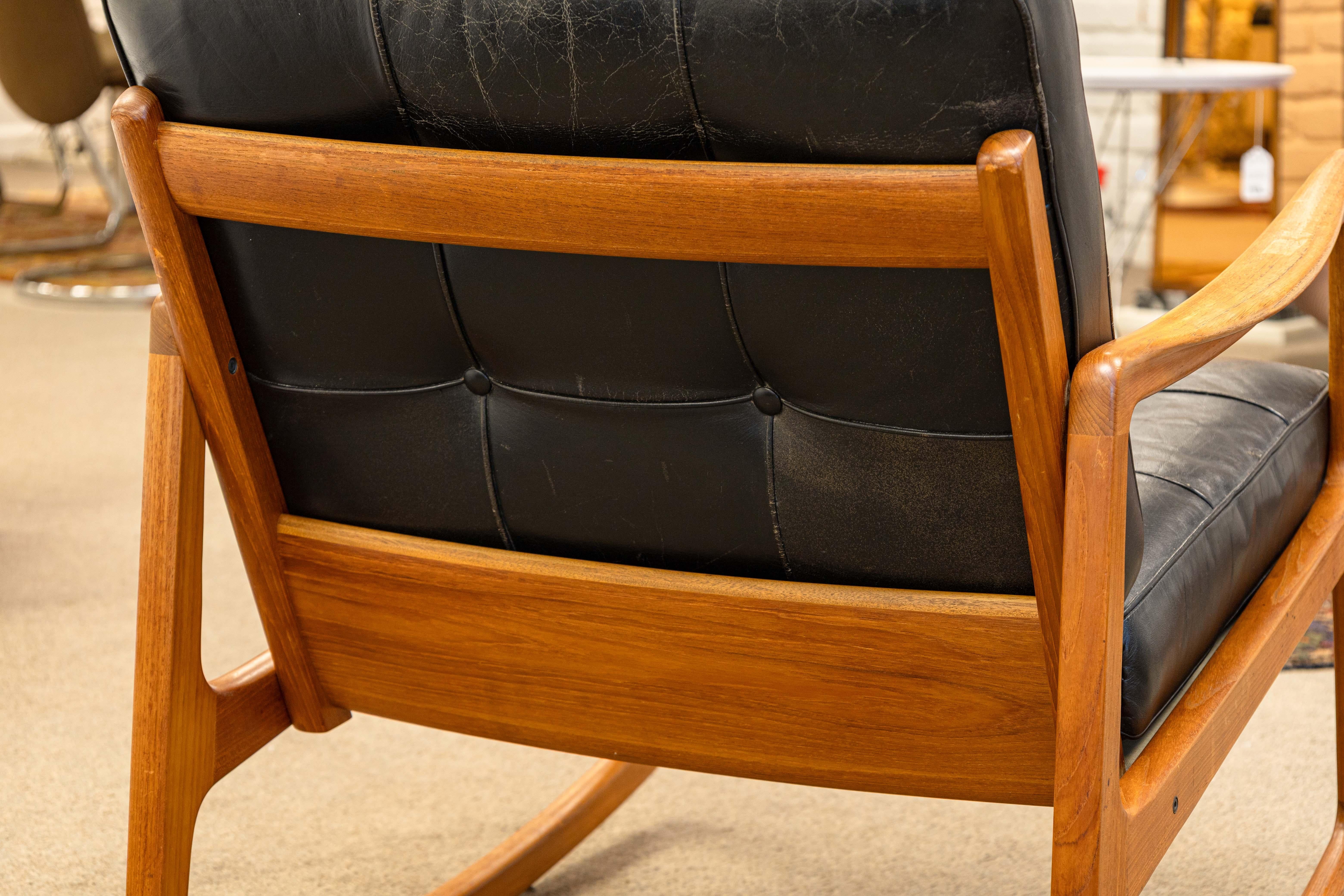 20ième siècle Ole Wanscher pour France & Sons Chaise à bascule danoise en teck moderne du milieu du siècle dernier en vente