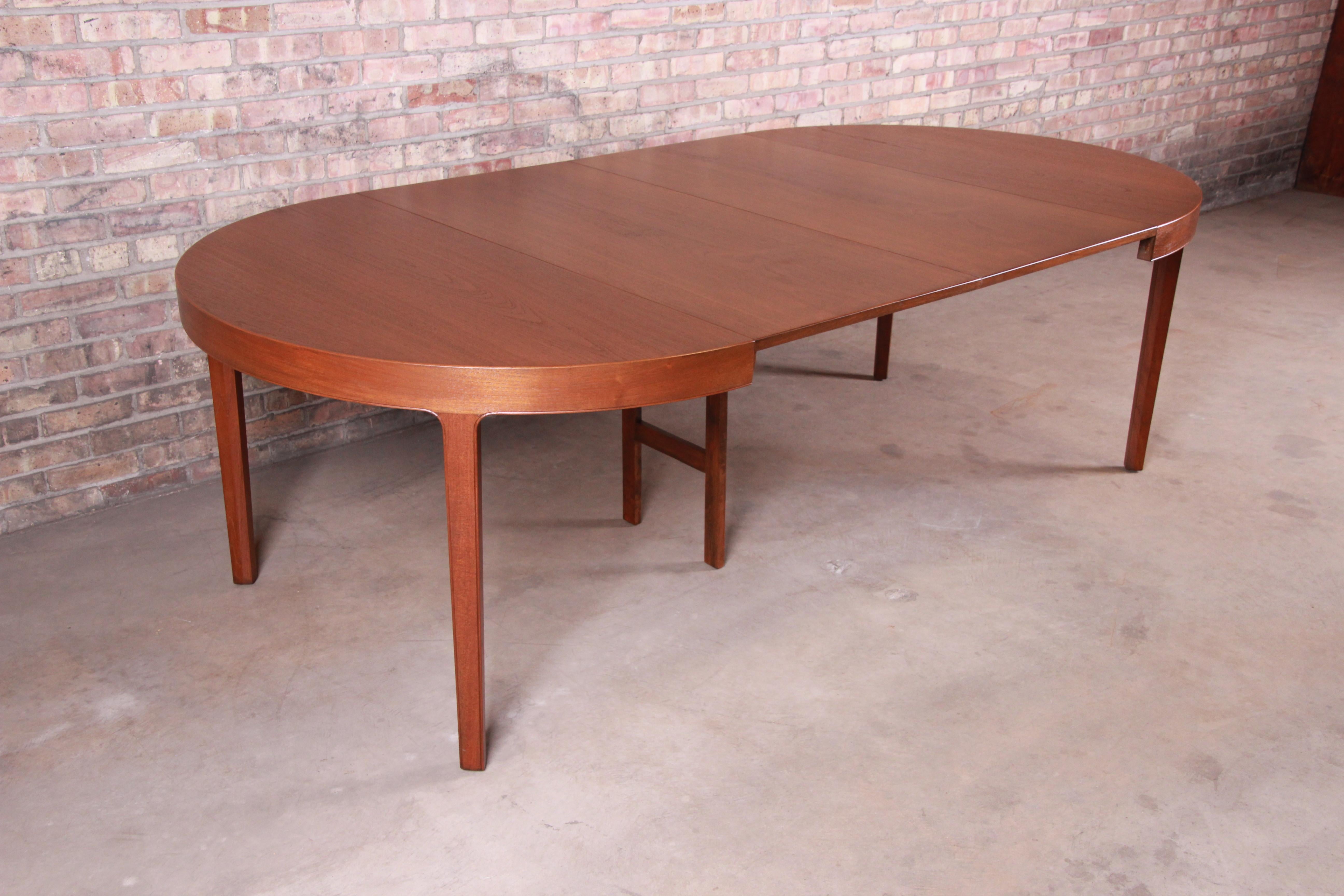 Ole Wanscher for Illums Bolighus Danish Modern Teak Extension Dining Table In Good Condition In South Bend, IN