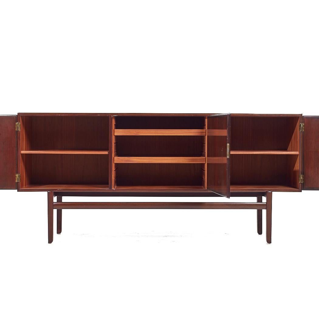 Fin du 20e siècle Ole Wanscher pour PJ Furniture Crédence en bois de rose danoise du milieu du siècle en vente
