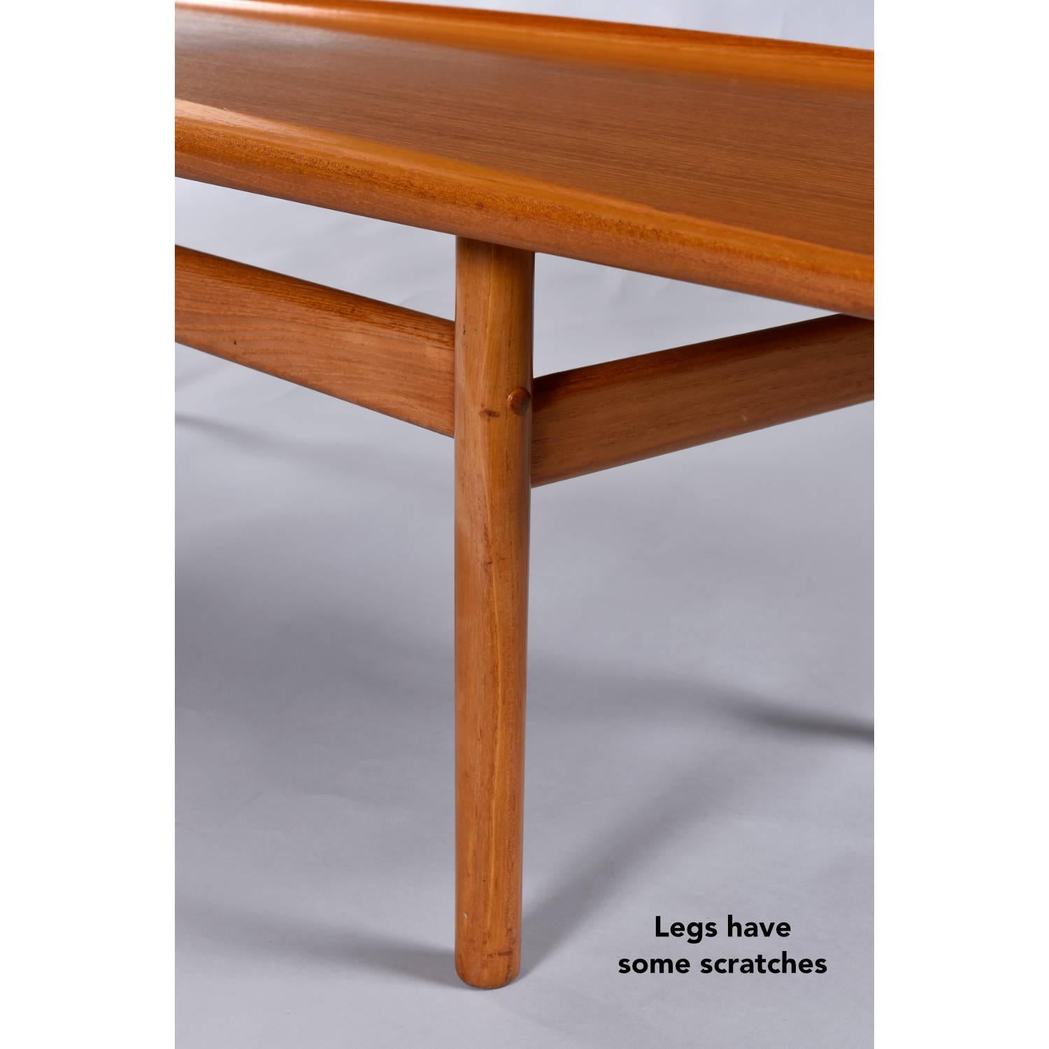 Milieu du XXe siècle Table basse surfboard danoise en teck Ole Wanscher pour Poul Jeppesens Mobelfabrik en vente