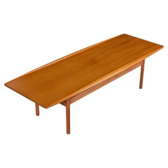 Ole Wanscher für Poul Jeppesens Mobelfabrik, Couchtisch aus dänischem Teakholz mit Surfboard