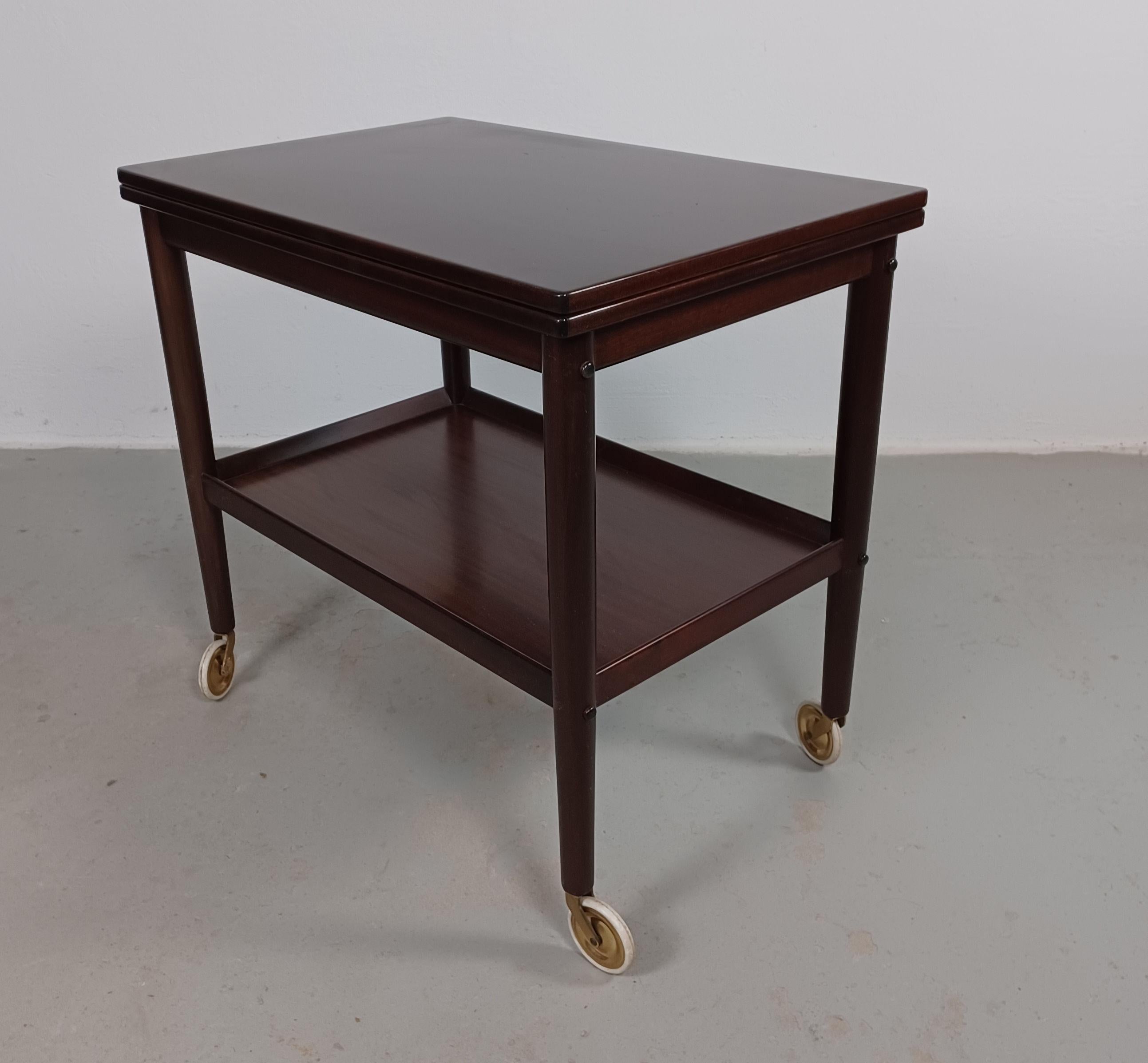 Ole Wanscher Fully Restored Rungstedlund Mahogany Multifunctional Side Table In Good Condition For Sale In Knebel, DK