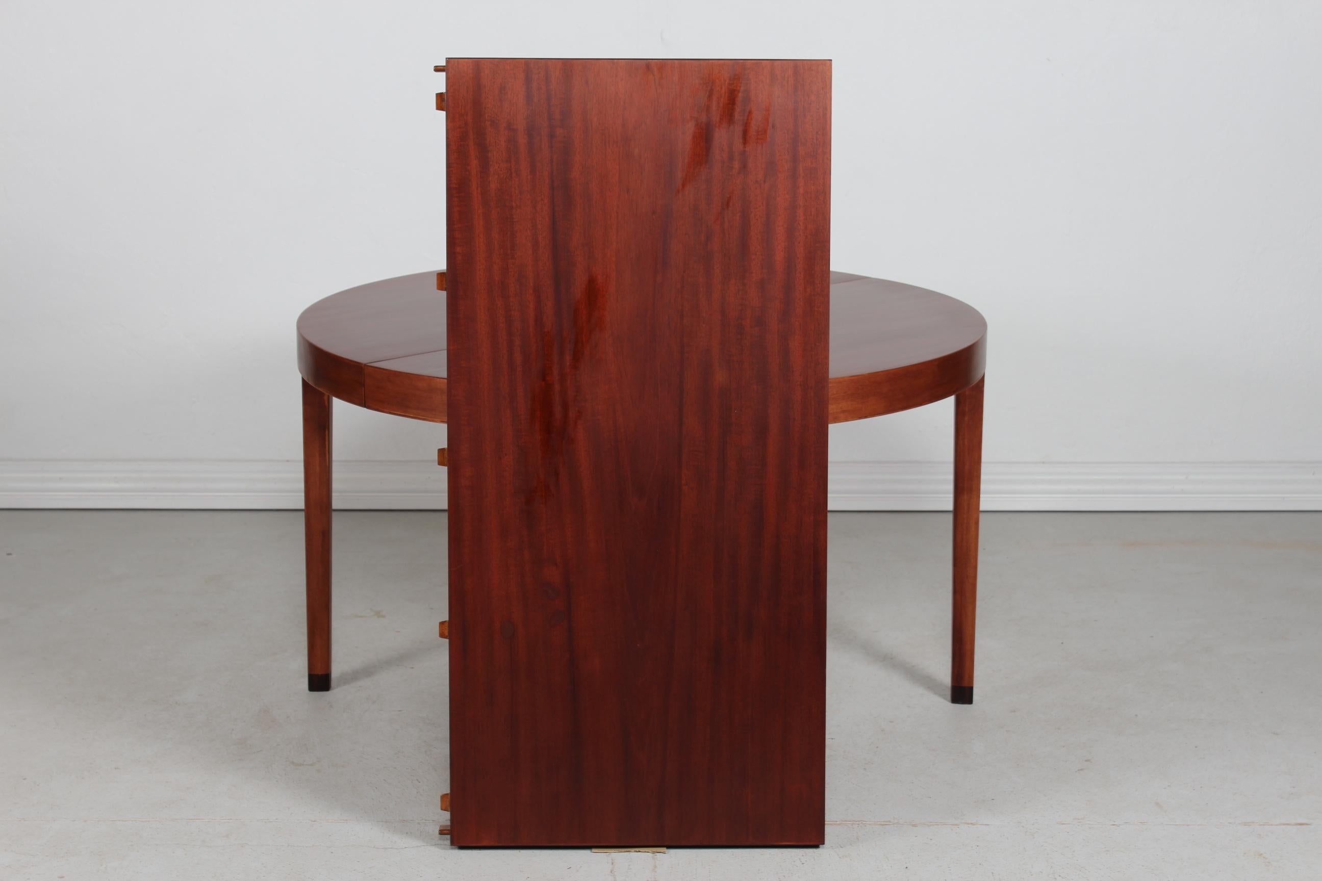 Ole Wanscher Large Round Dining Table of Mahogany Made by A. J. Iversen Denmark For Sale 11