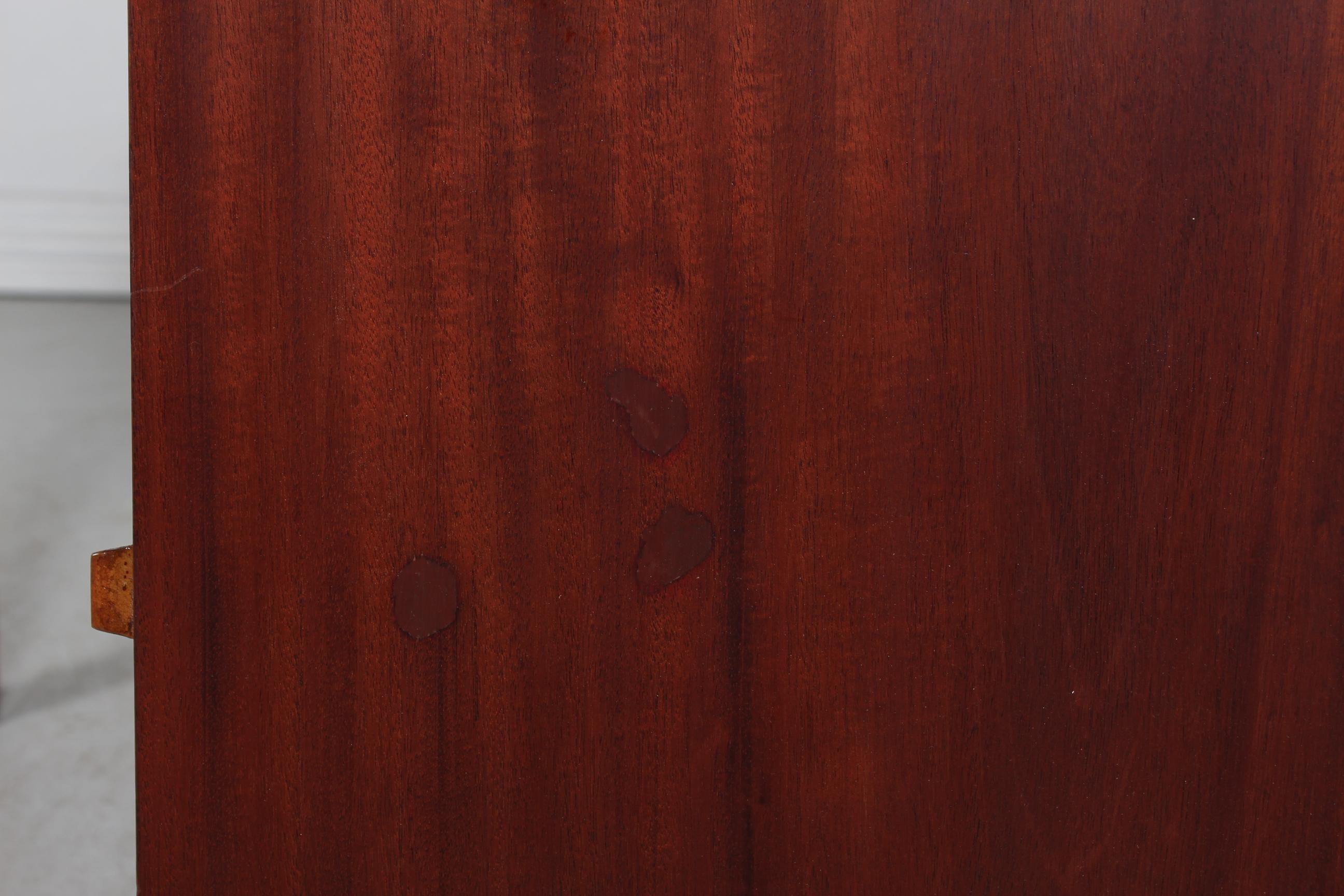 Ole Wanscher Large Round Dining Table of Mahogany Made by A. J. Iversen Denmark For Sale 12